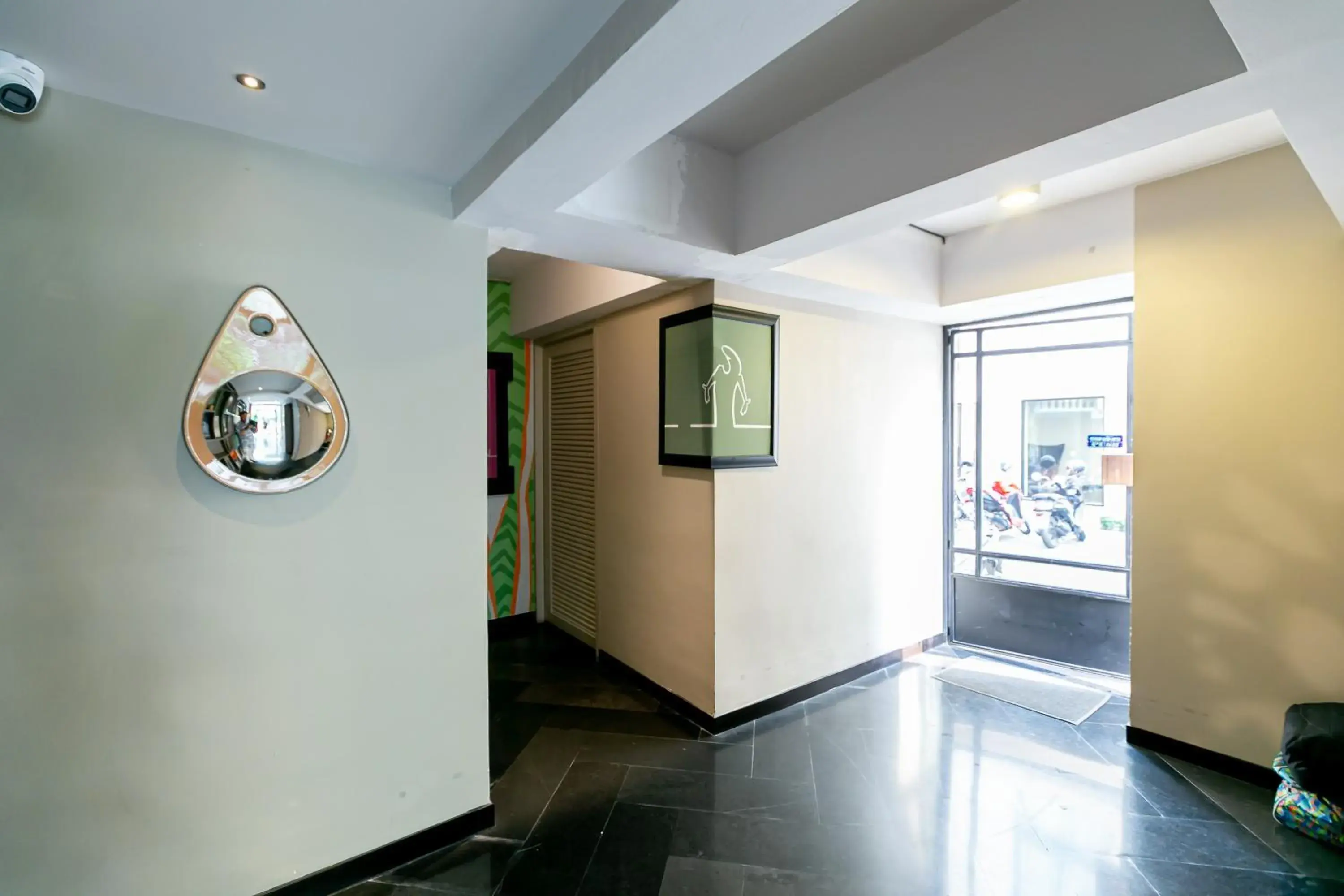 Toilet, Lobby/Reception in Sacha's Hotel Uno SHA