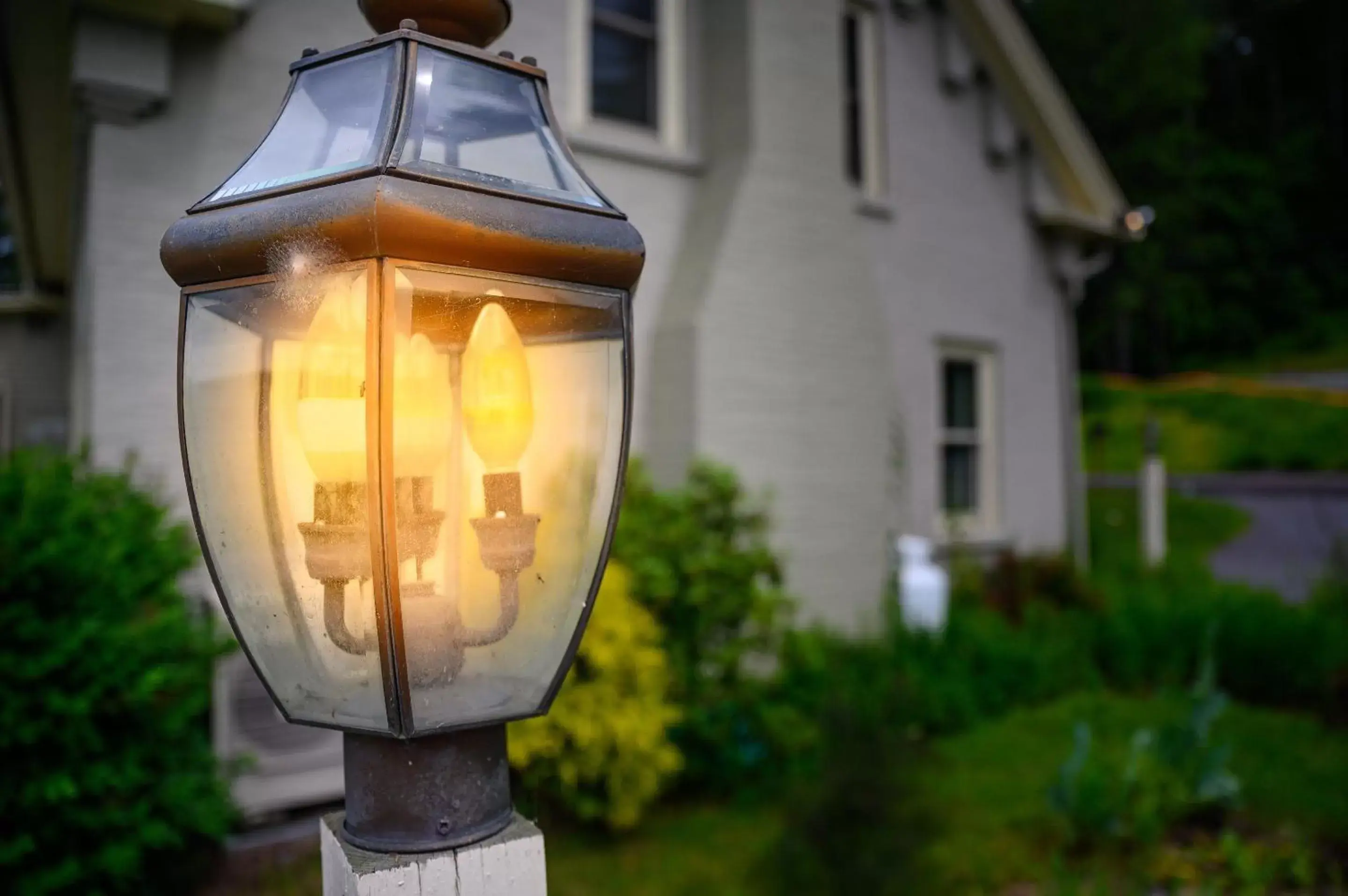 Decorative detail in Brass Lantern Inn