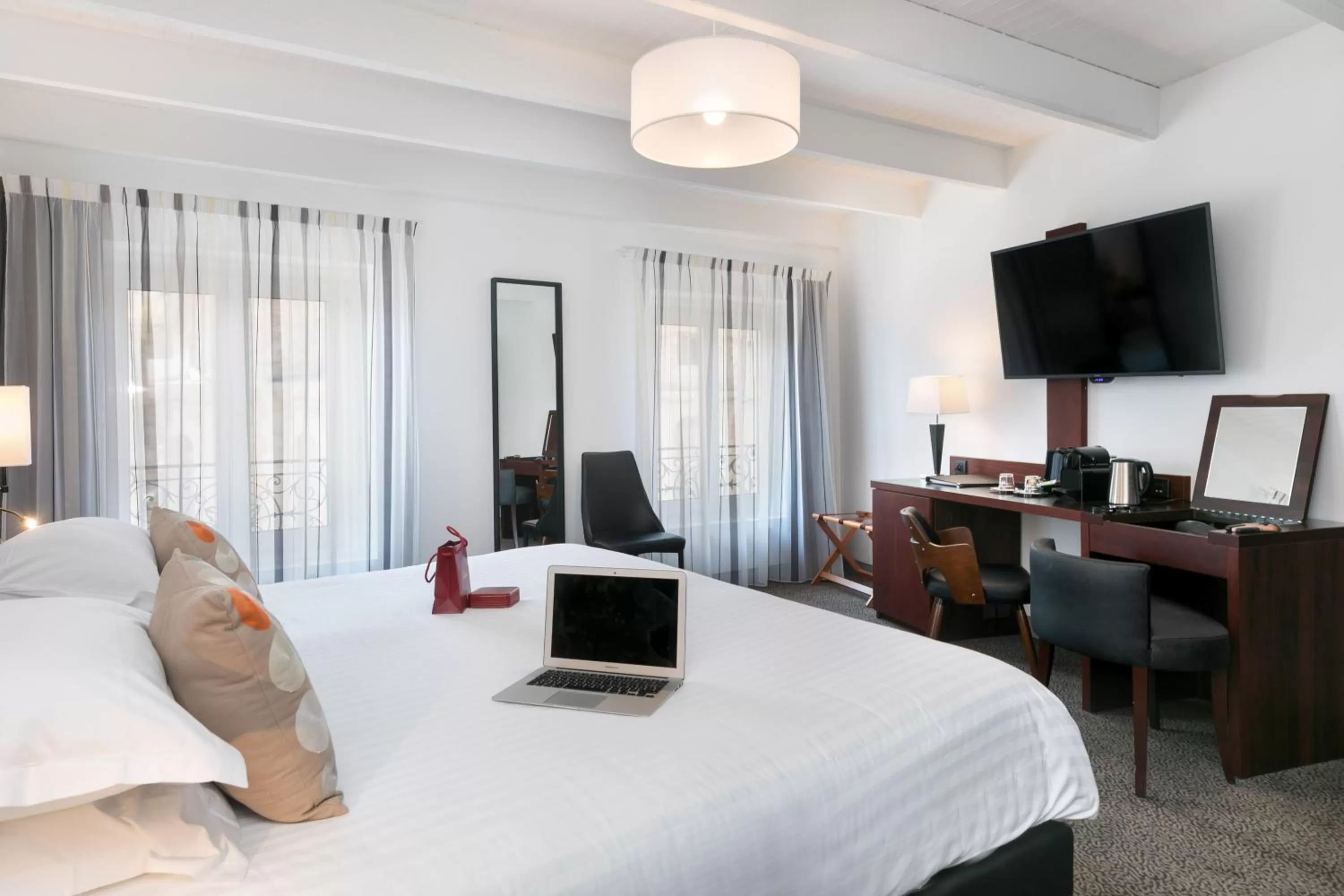 Photo of the whole room, Bed in Best Western Plus Hôtel Brice Garden Nice