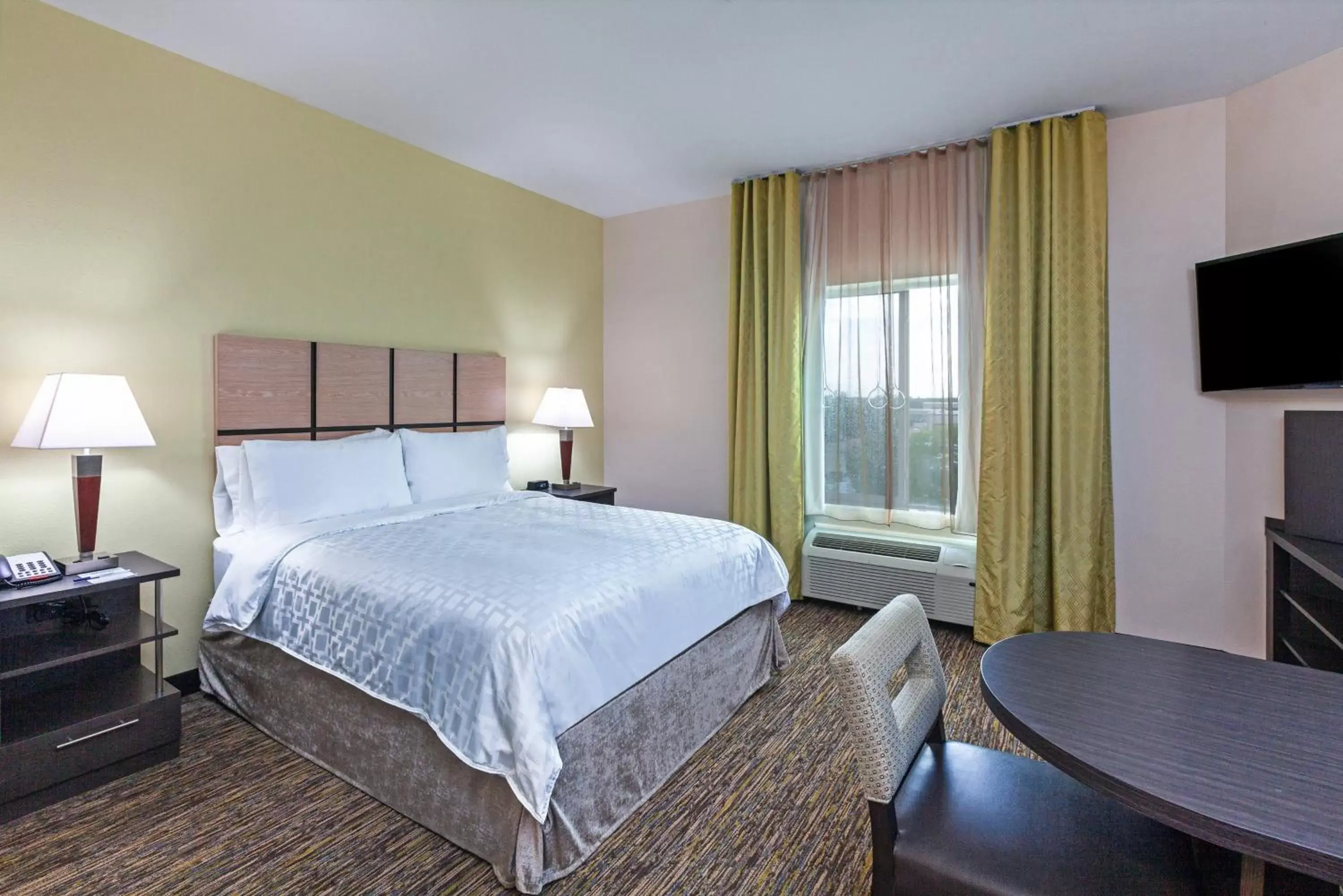 Photo of the whole room, Bed in Candlewood Suites - Houston - Pasadena, an IHG Hotel