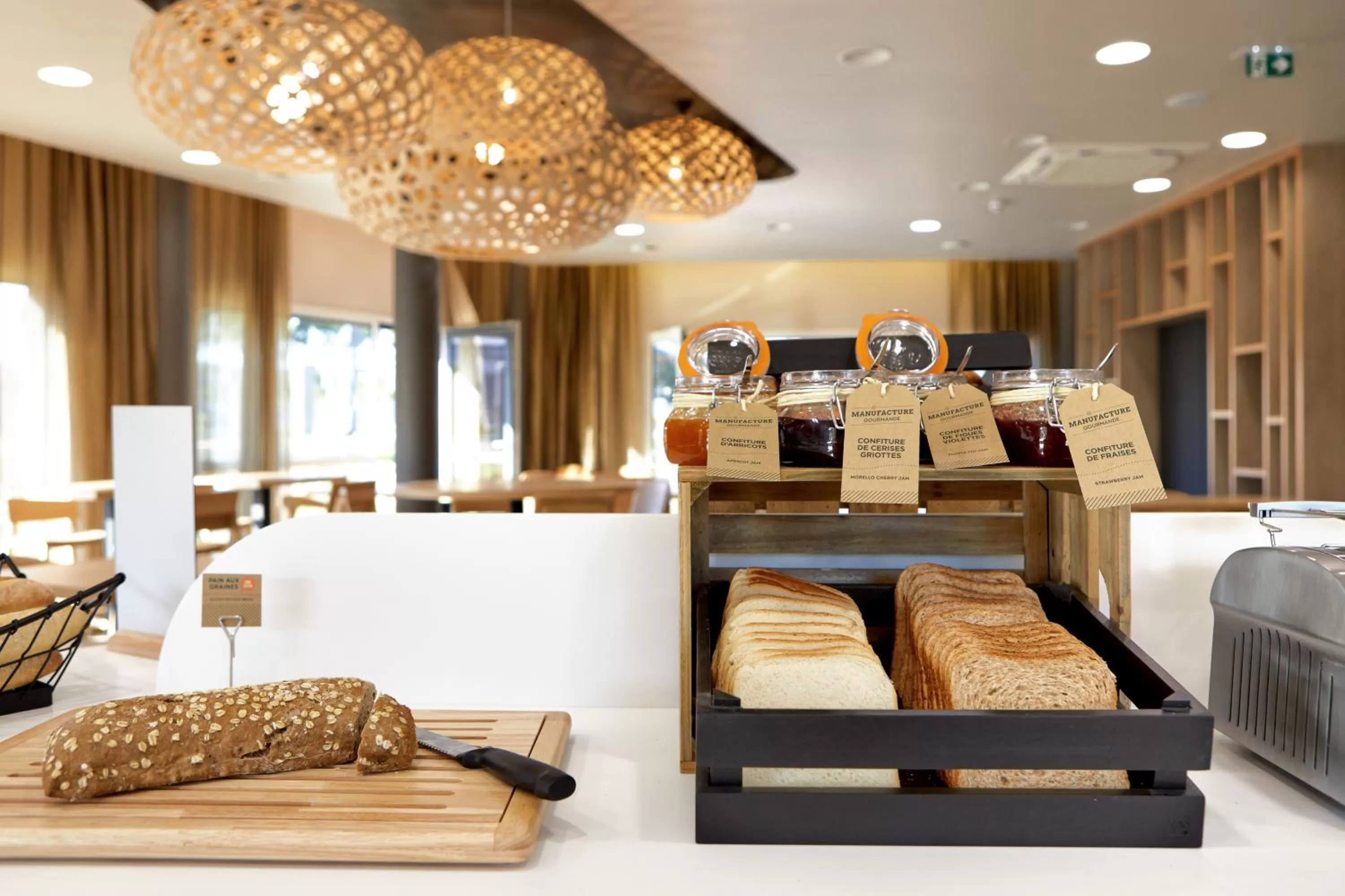 Buffet breakfast in Aparthotel & Spa Adagio Vannes