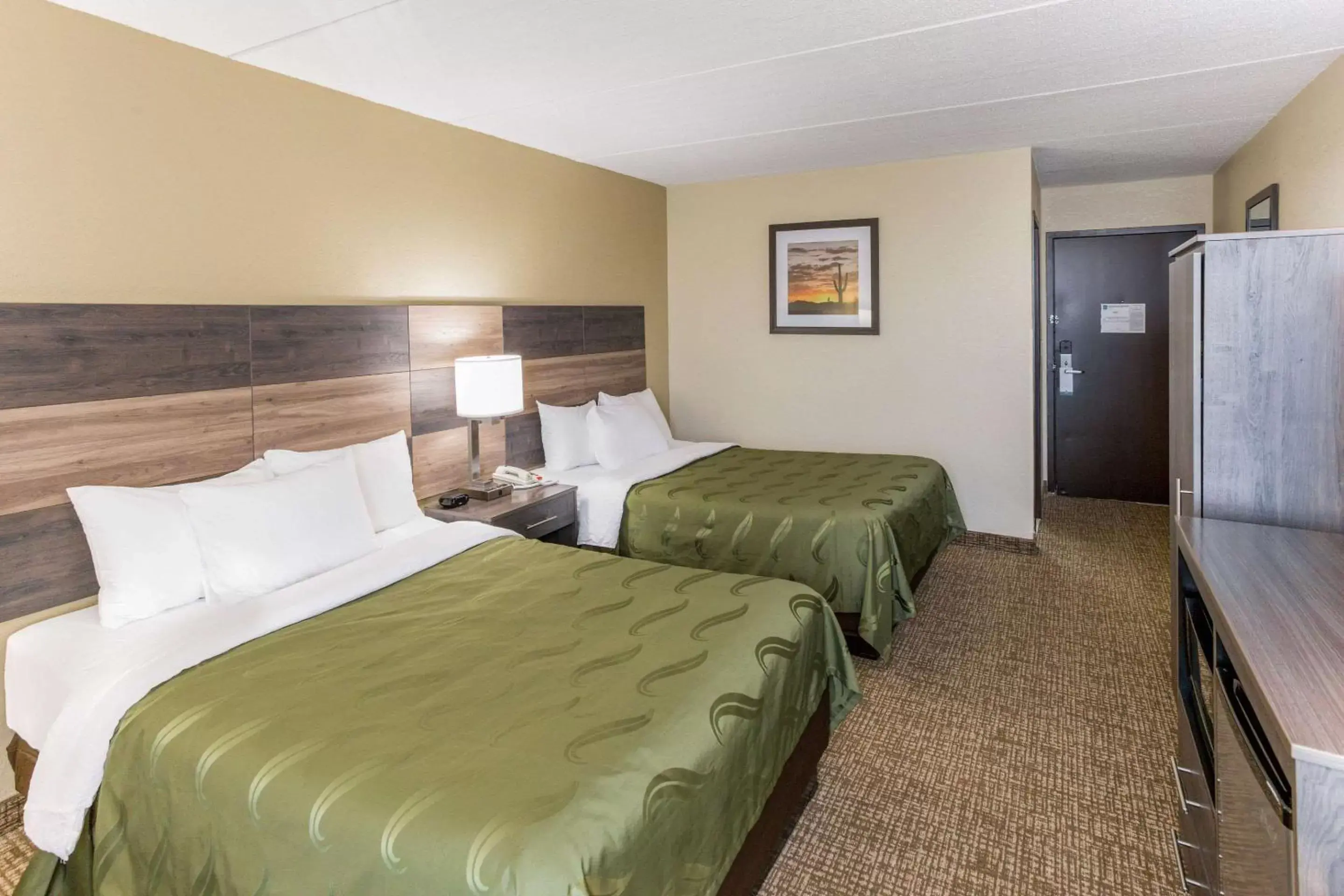 Photo of the whole room, Bed in Quality Inn & Suites Plattsburgh