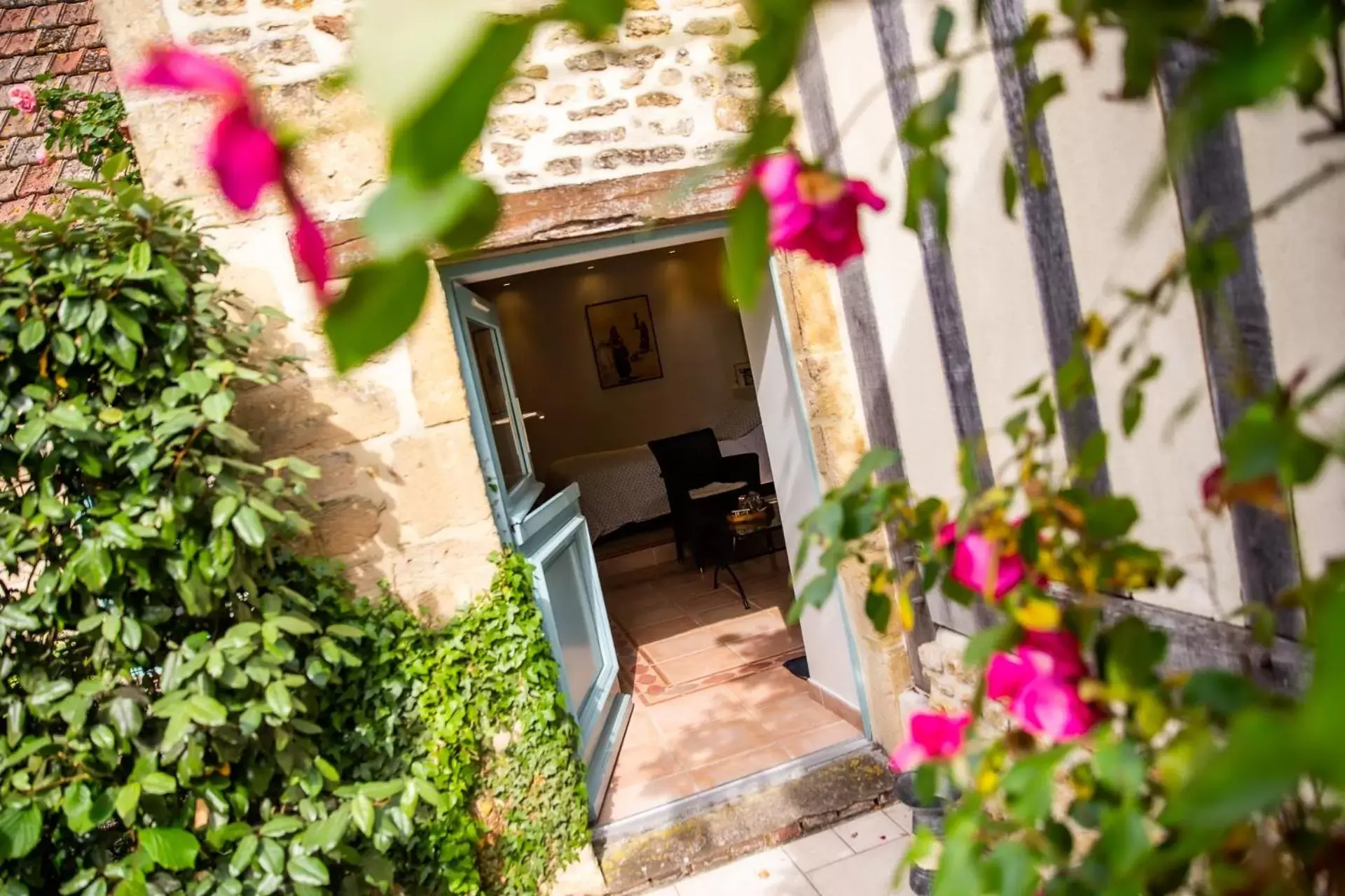 Patio, Facade/Entrance in La Ferme de l'Oudon & SPA