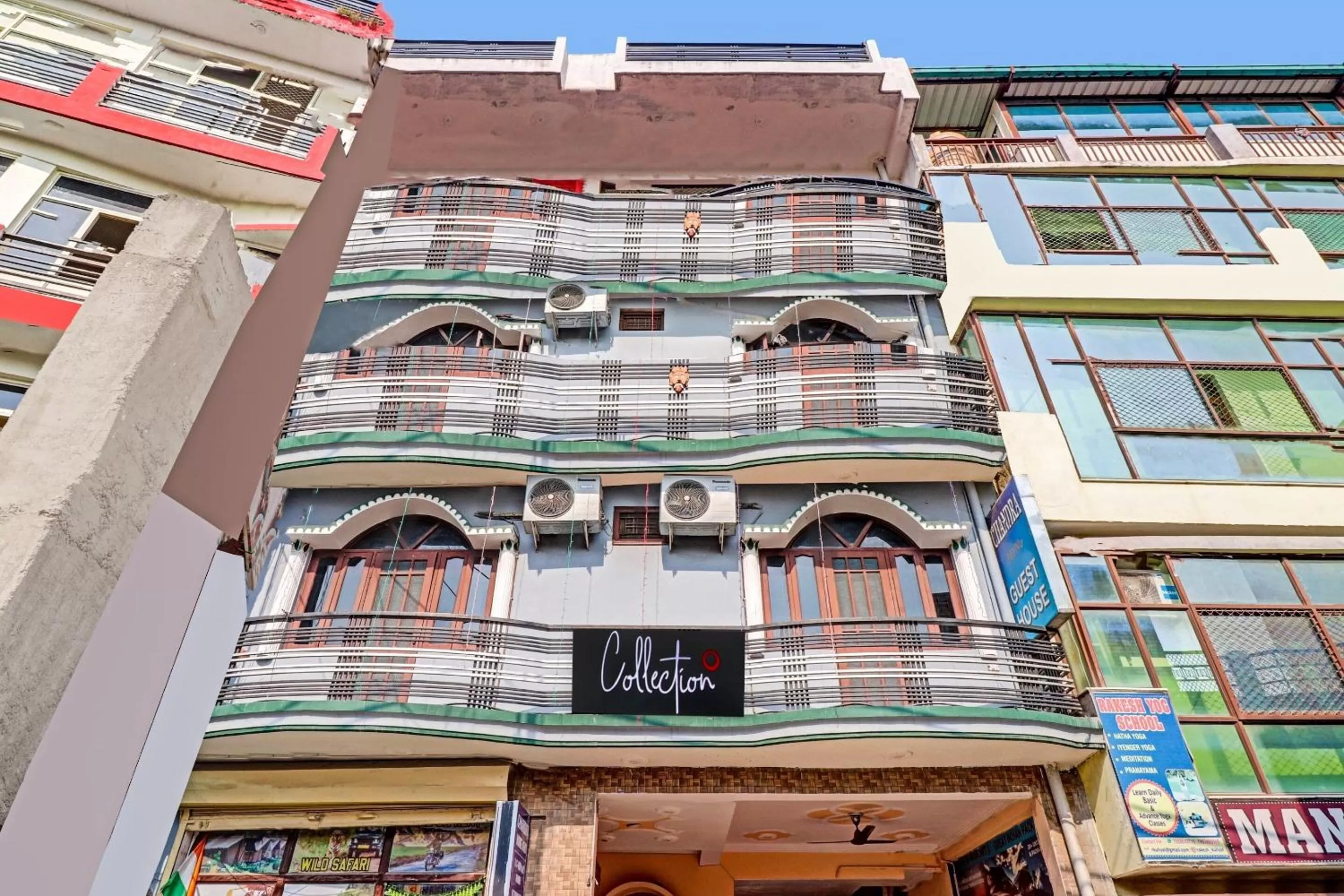 Facade/entrance, Property Building in OYO Flagship Hotel Chandra palace