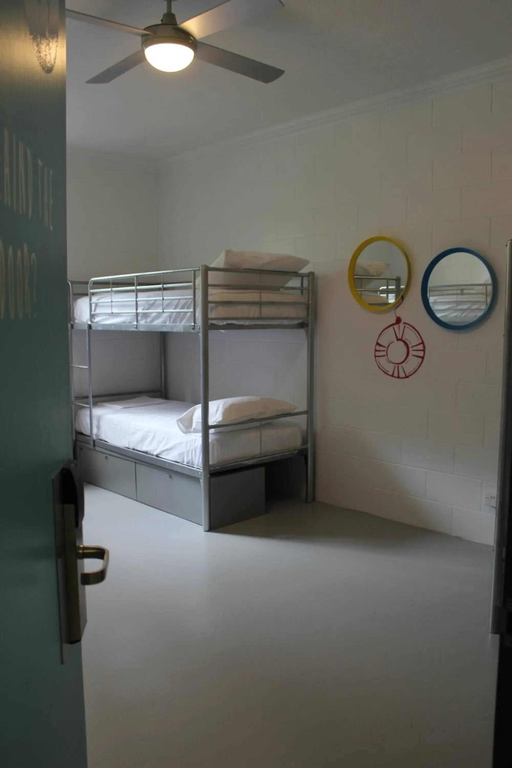 Photo of the whole room, Bunk Bed in Port Douglas Backpackers