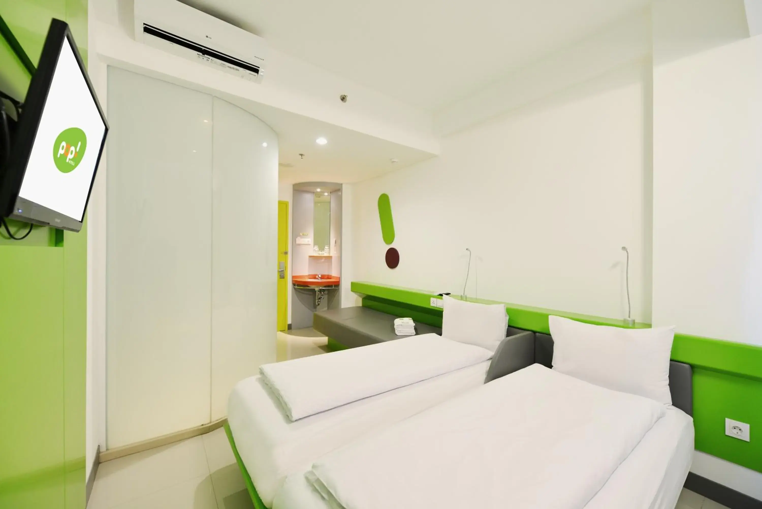 Bedroom, Bed in Pop! Hotel Malioboro