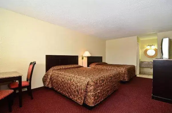 Bed in Americas Best Value Inn Refugio