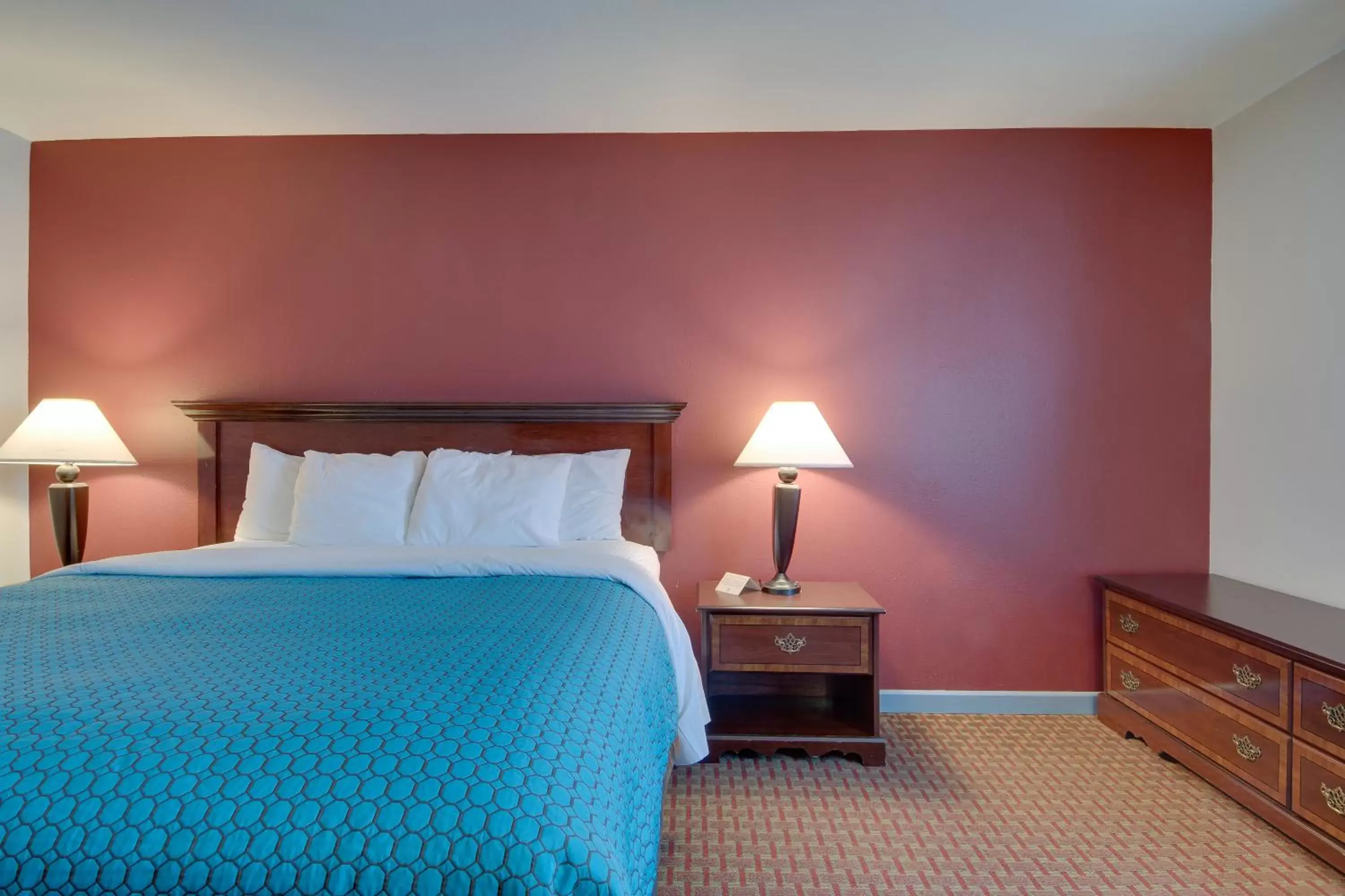 Bed, Room Photo in Vagabond Inn Executive Hayward