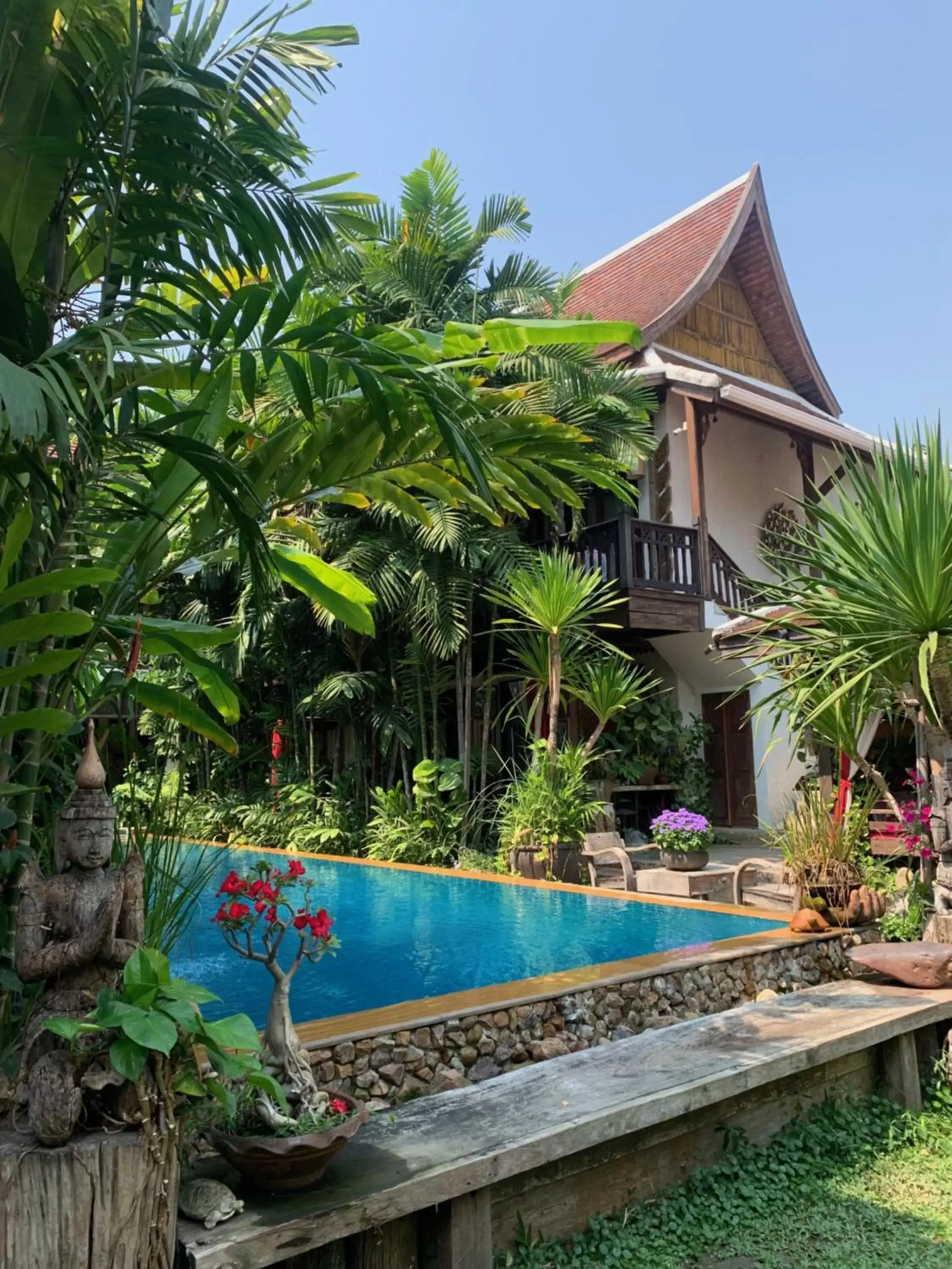 Property building, Swimming Pool in Hongkhao Village