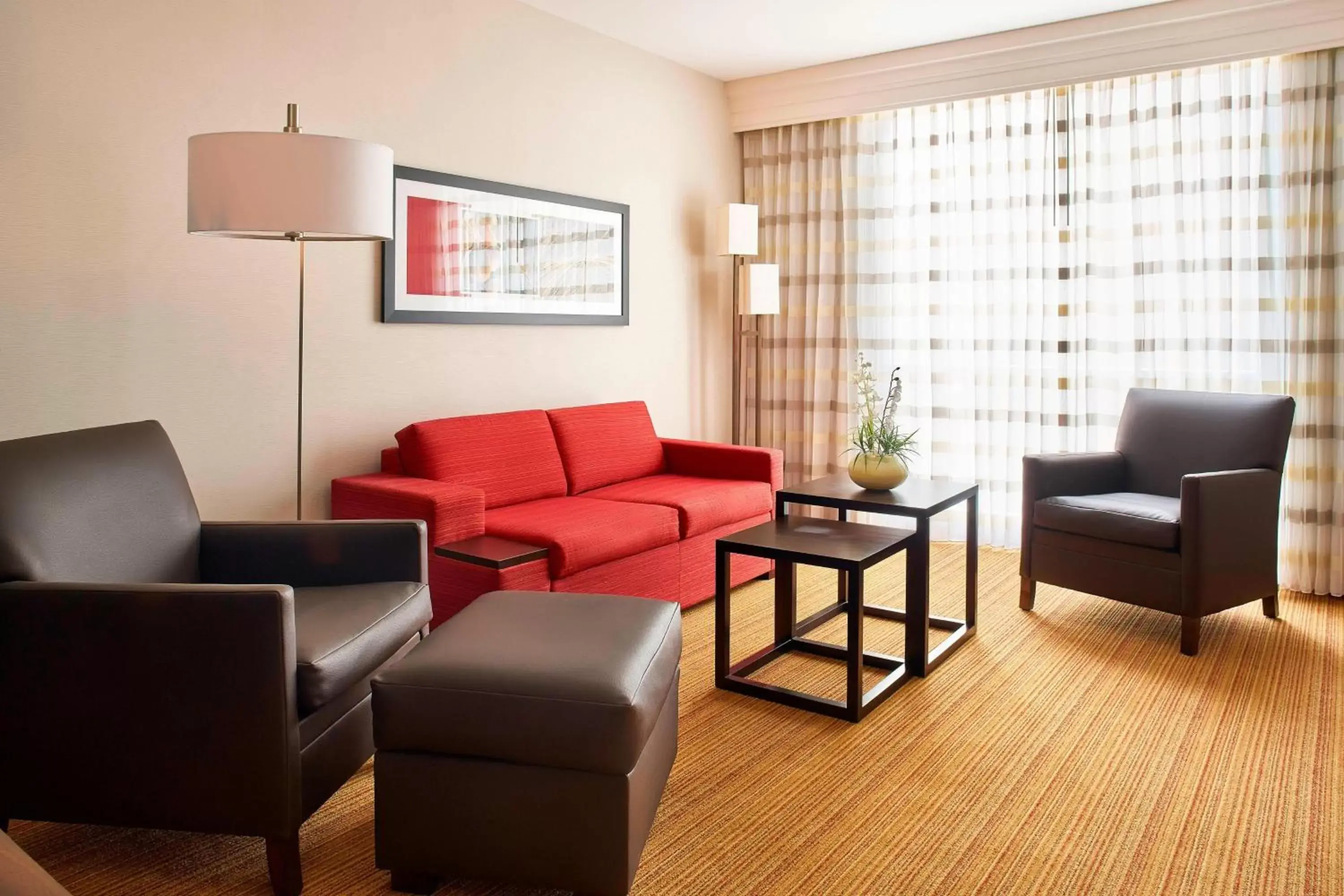 Living room, Seating Area in Courtyard by Marriott Mexico City Airport