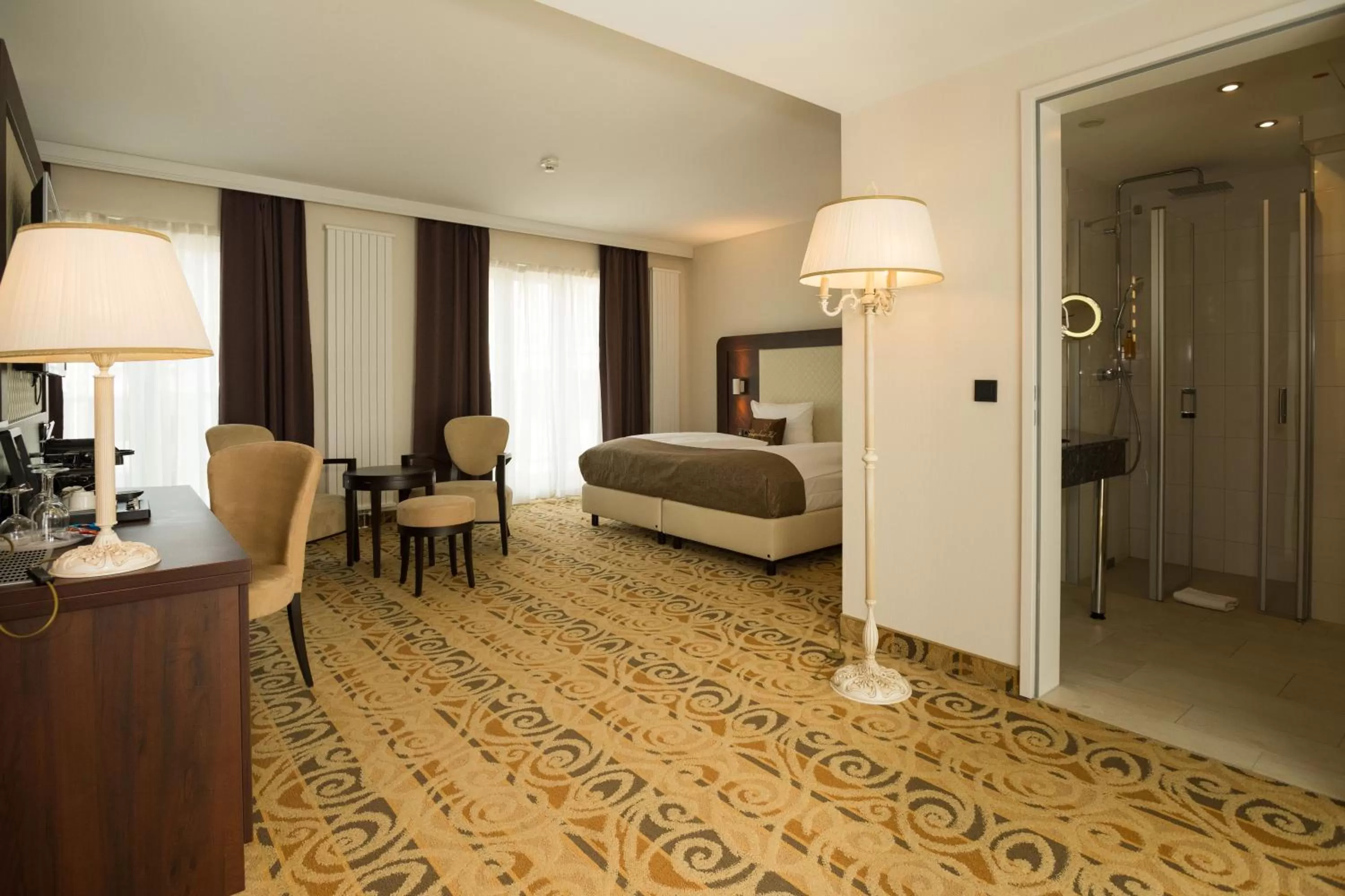 Photo of the whole room, Bed in Hotel Schopenhauer Hof