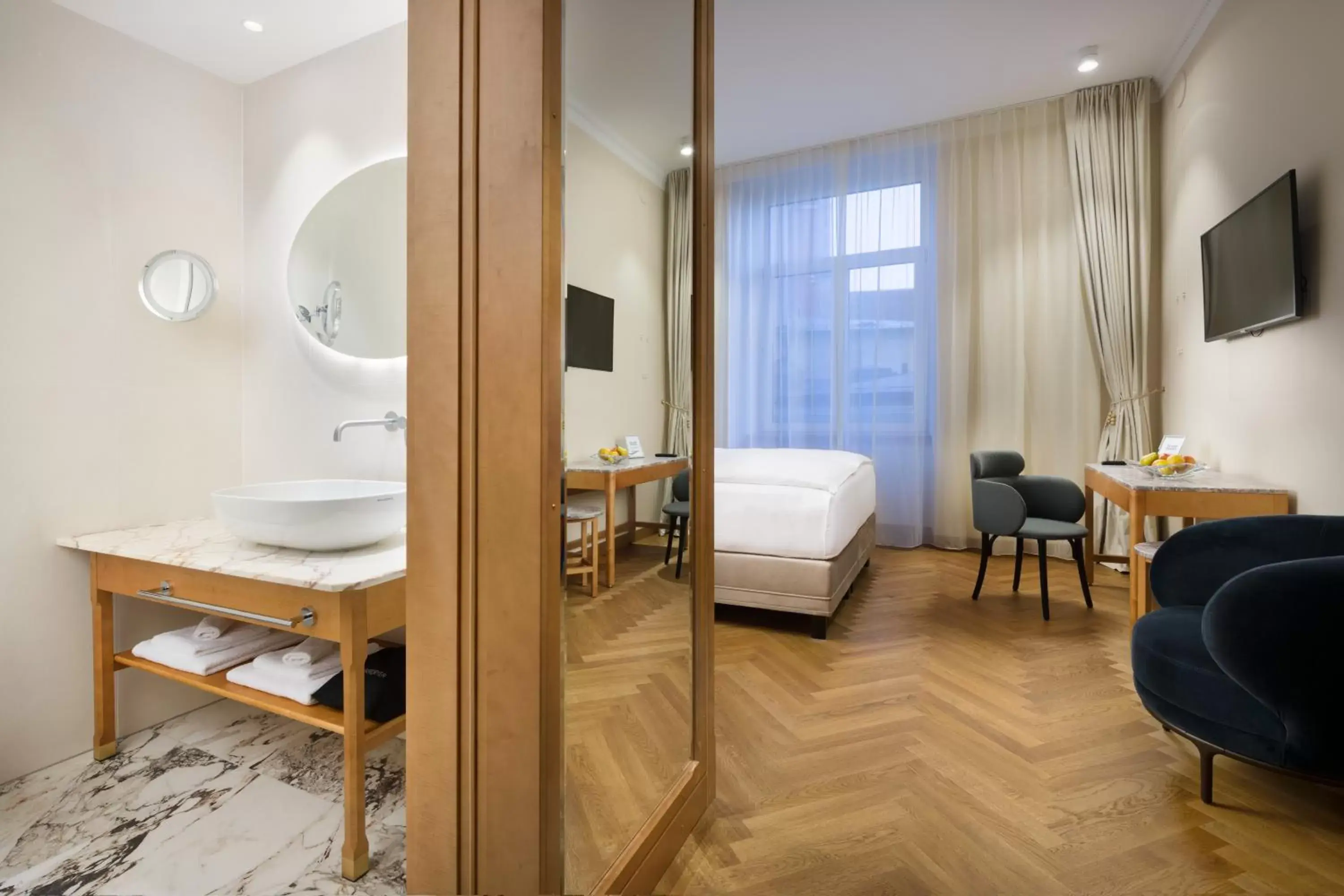 Superior Comfort Queen Room in Grand Hotel Union Eurostars Superior Comfort Queen Room in Grand Hotel Union Eurostars