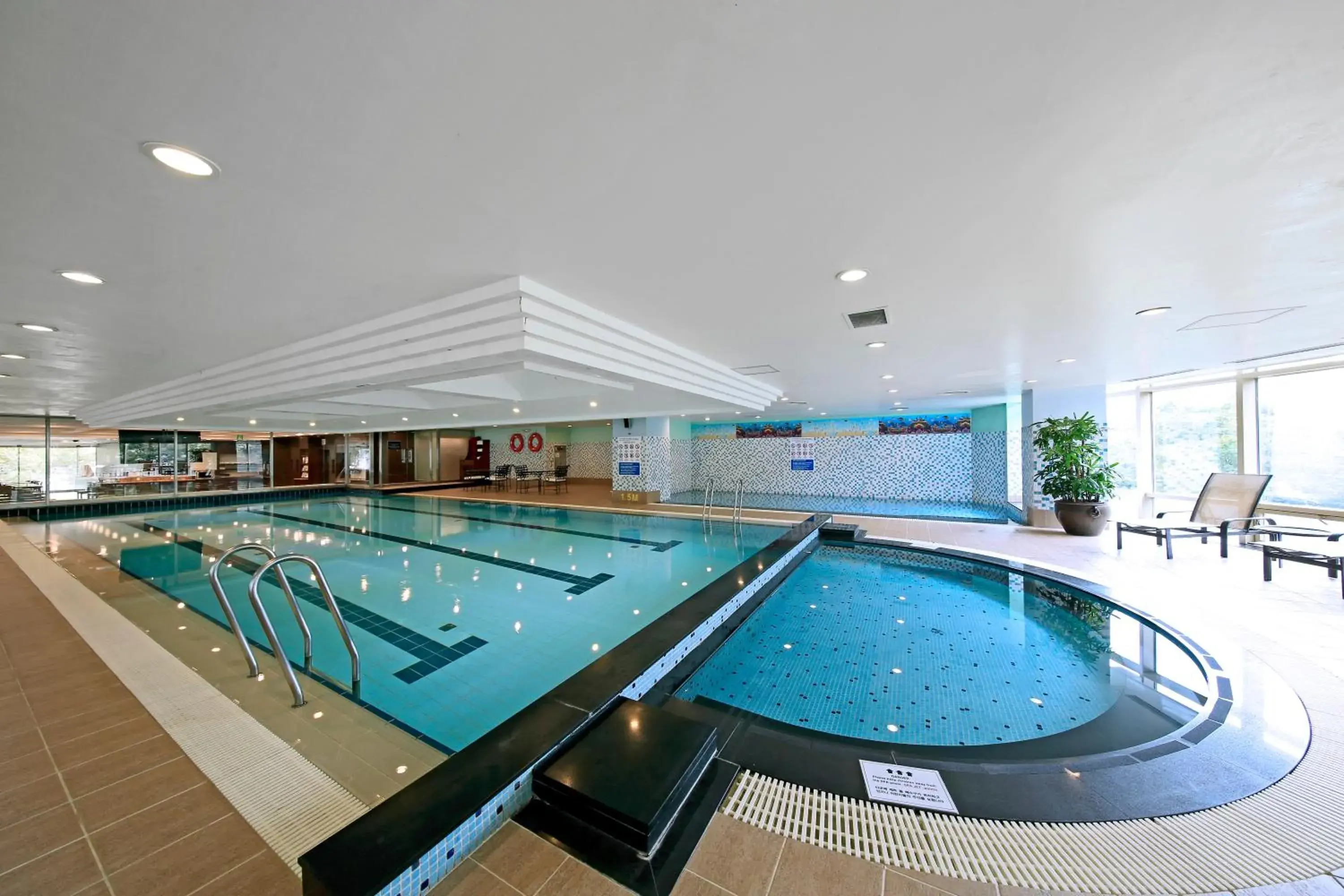 Property building, Swimming Pool in Orakai Insadong Suites