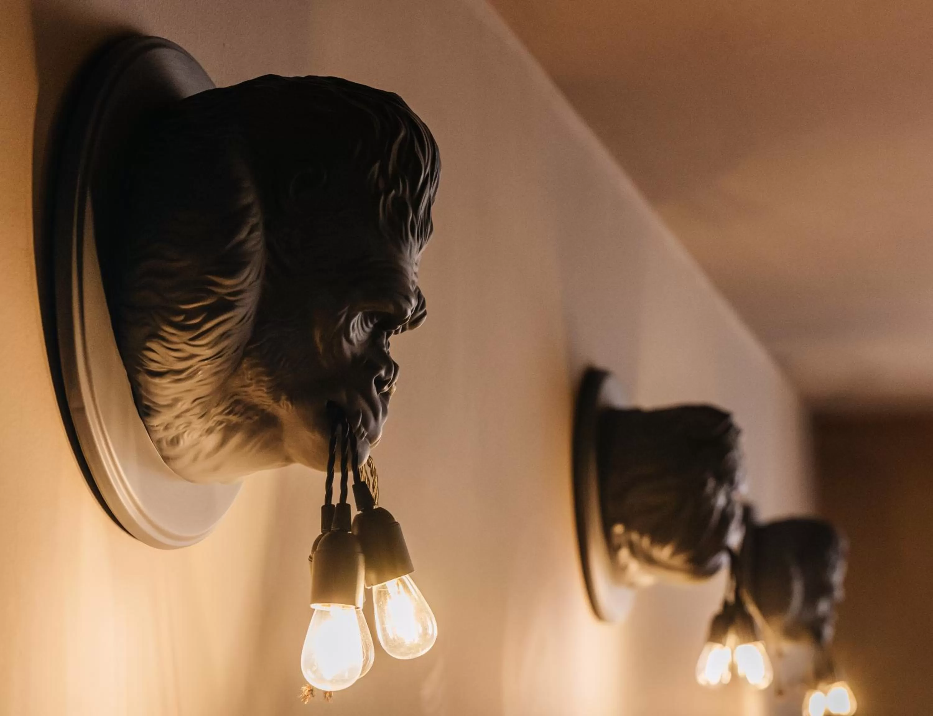 Restaurant/places to eat in IKYK Hotel- IK Collection