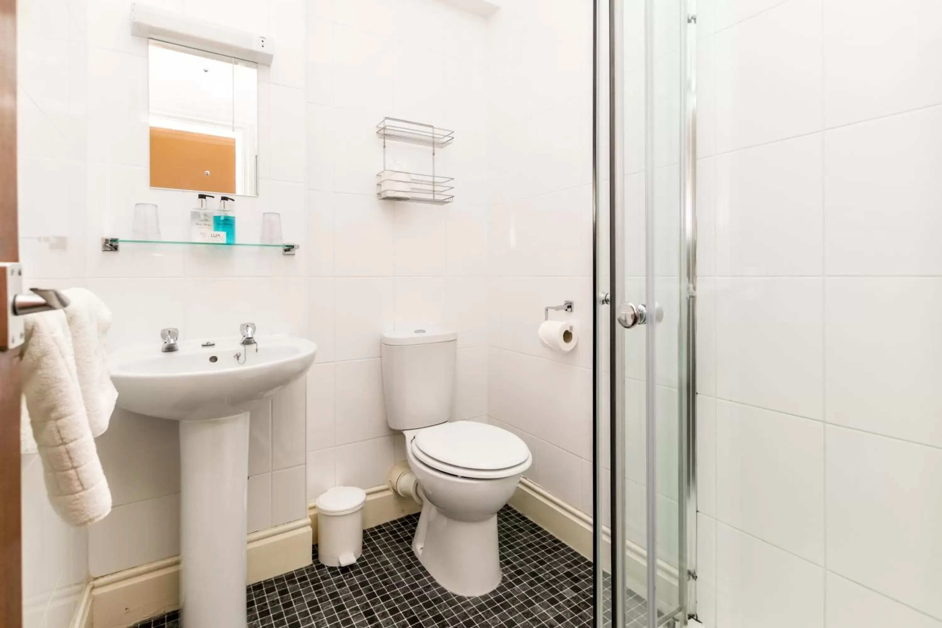 Shower, Bathroom in St Marys Guest House