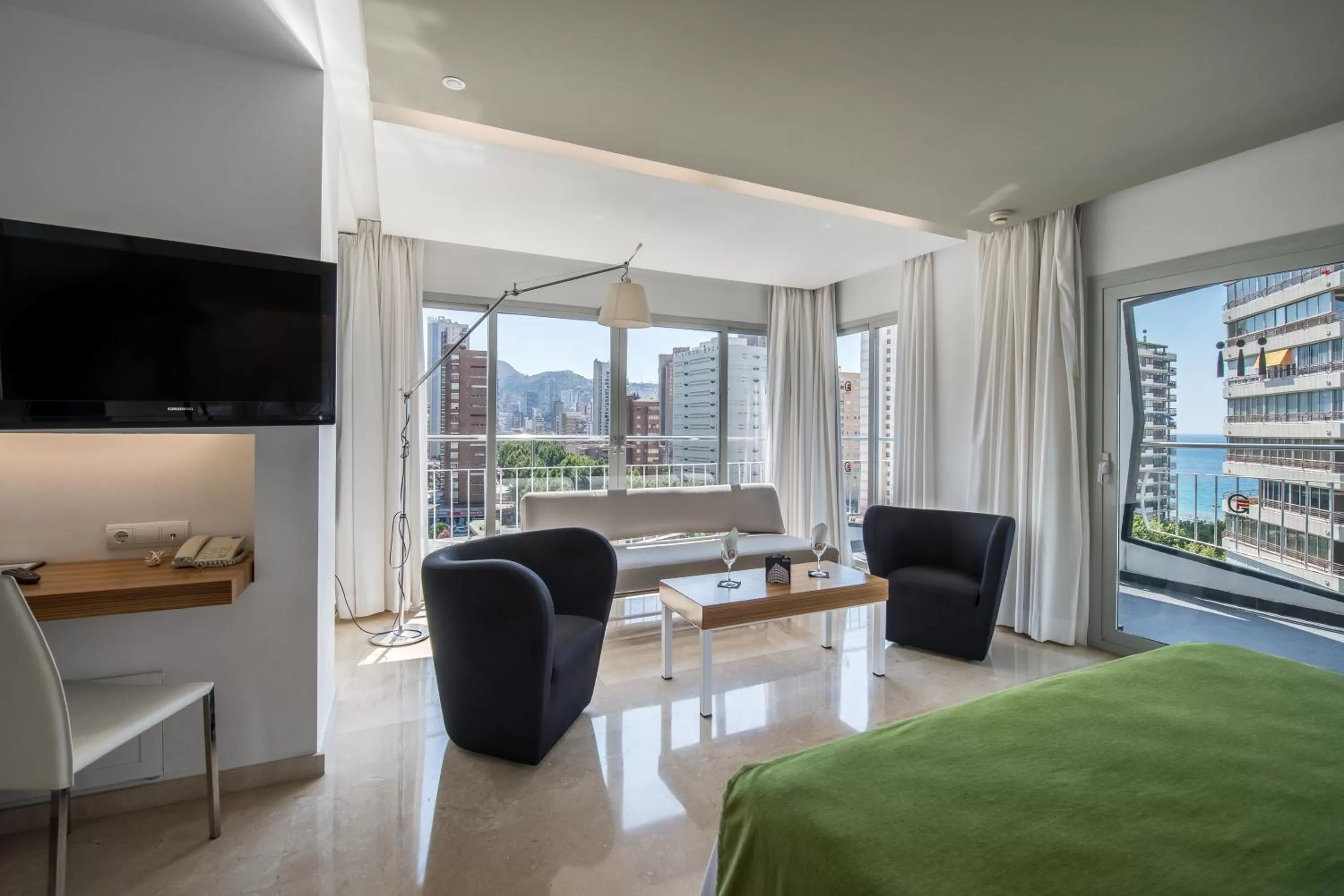 Living room, Bed in Climia Belroy 4 Sup