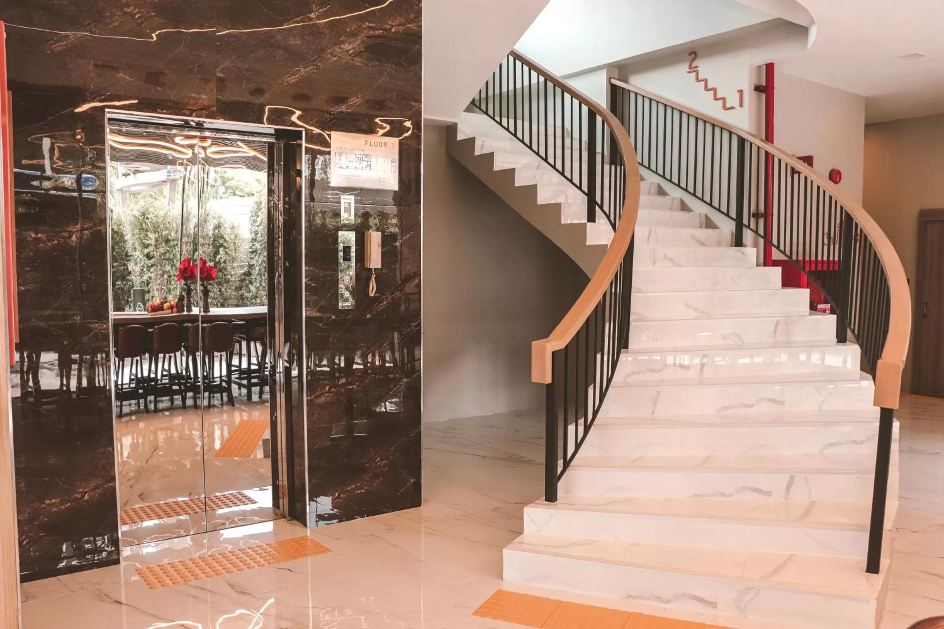 elevator in Moose Hotel Chiangmai