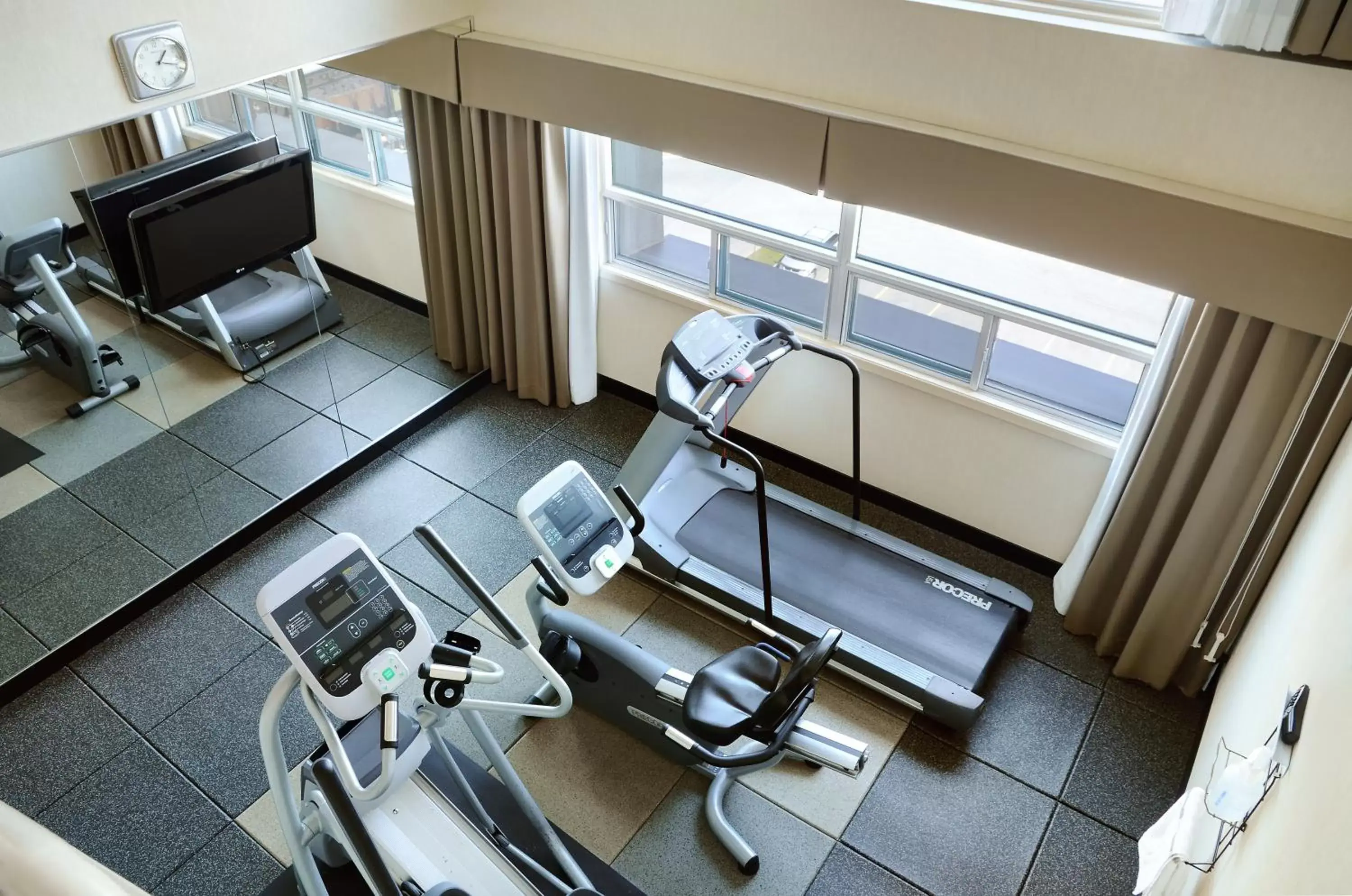 Spa and wellness centre/facilities, Fitness Center/Facilities in Holiday Inn Hotel & Suites London, an IHG Hotel
