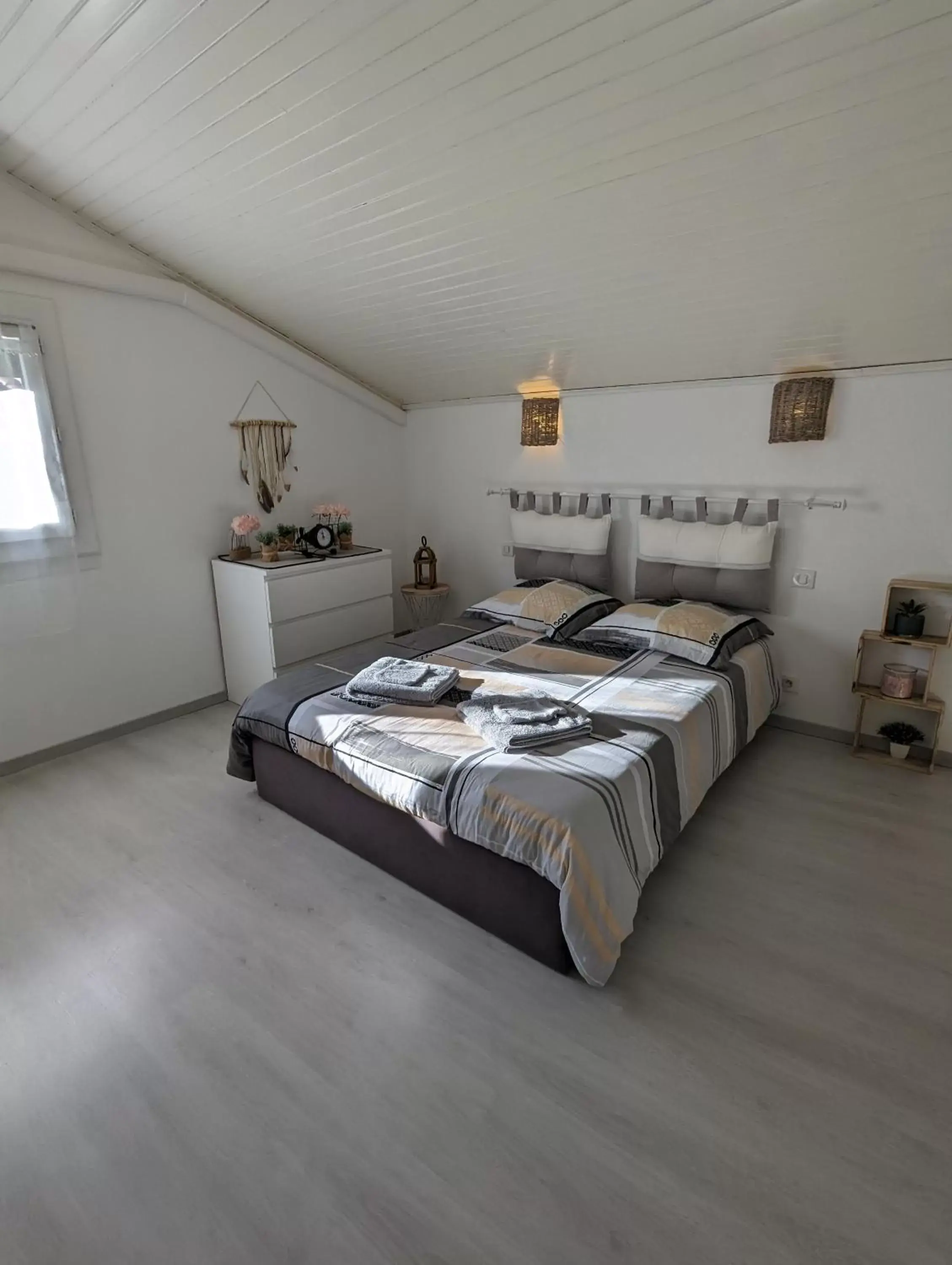 Bedroom, Bed in La villa de Fleury