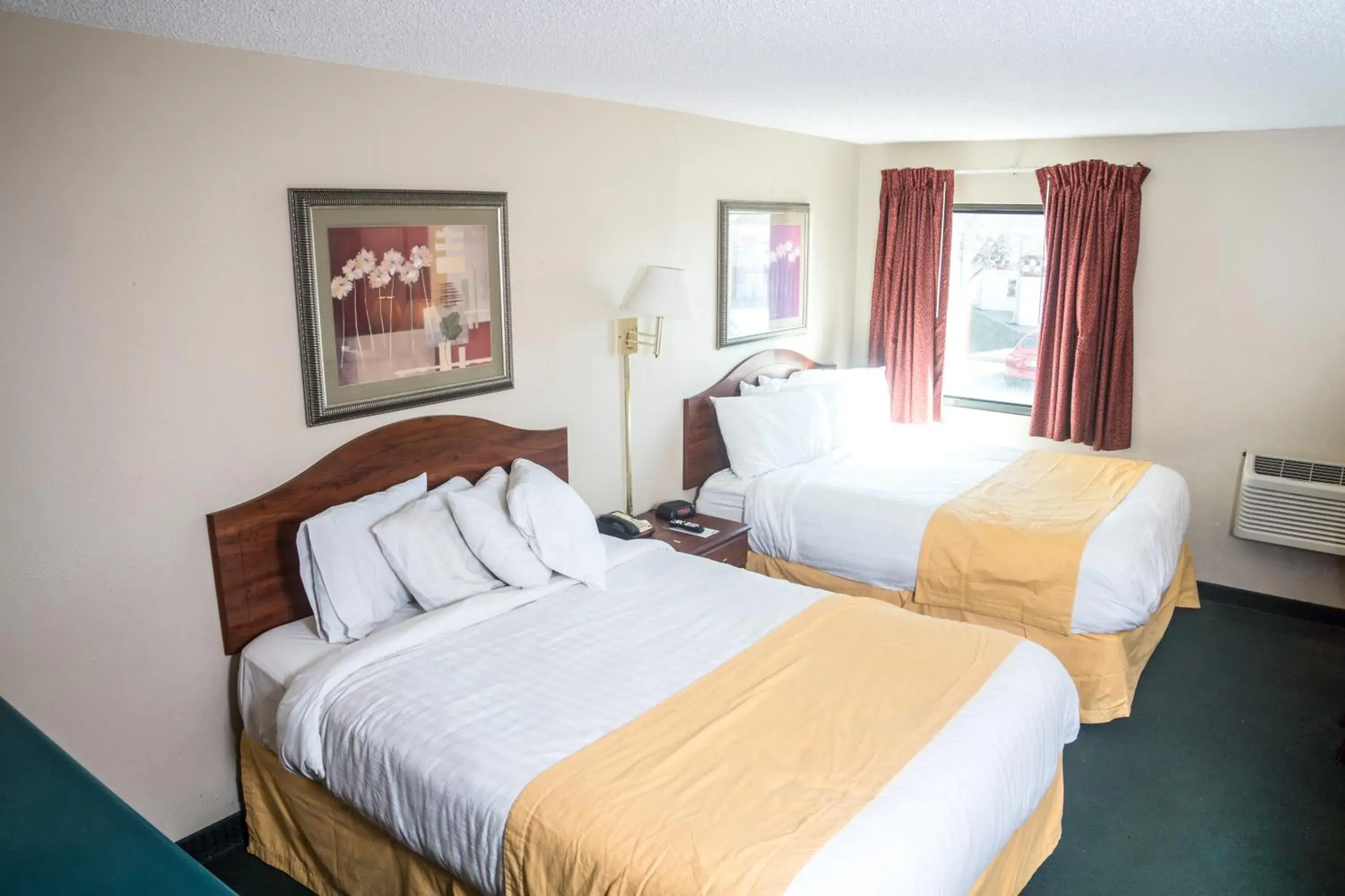 Bedroom, Bed in Americas Best Value Inn St. Louis South