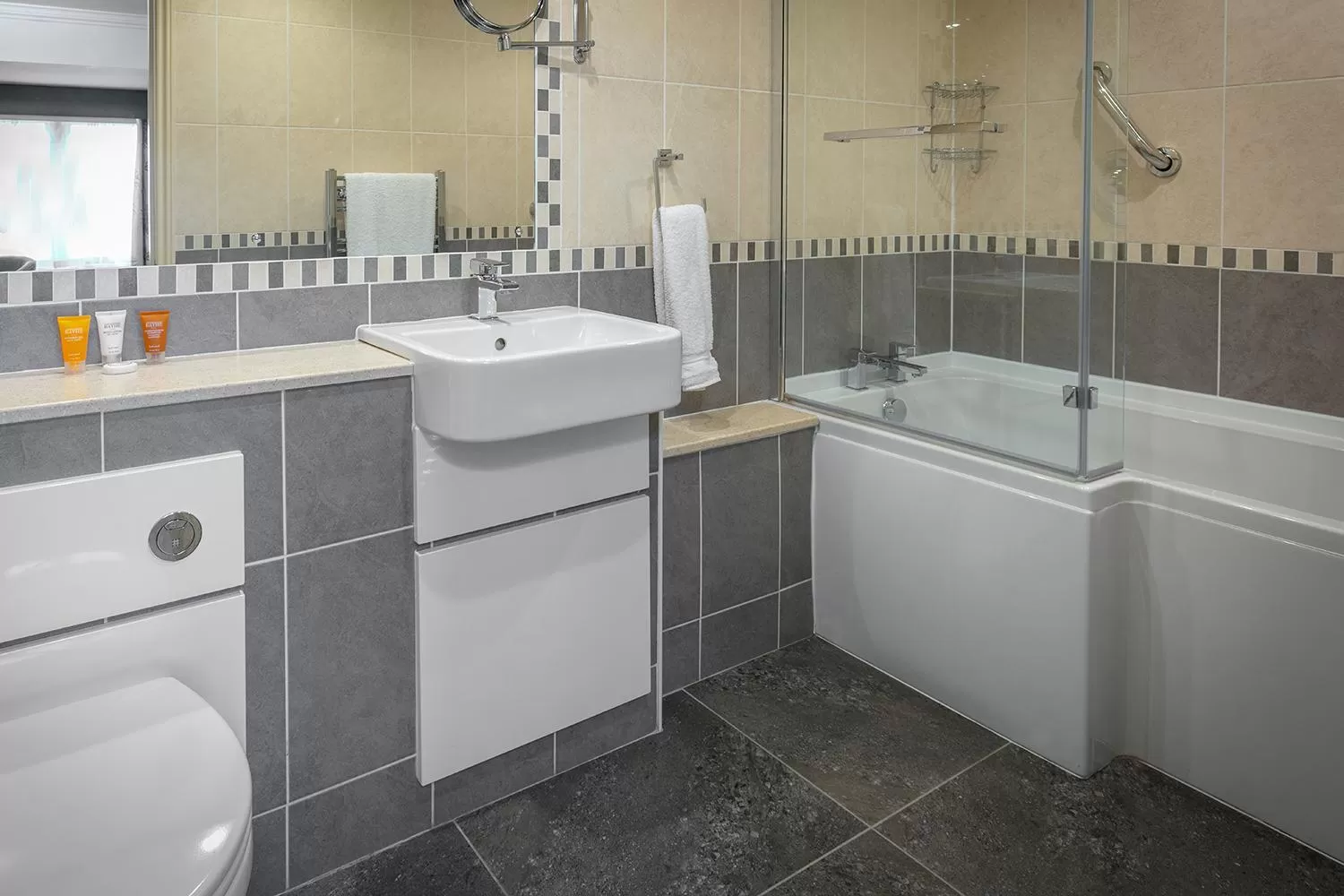 Bathroom in Knights Hill Hotel & Spa