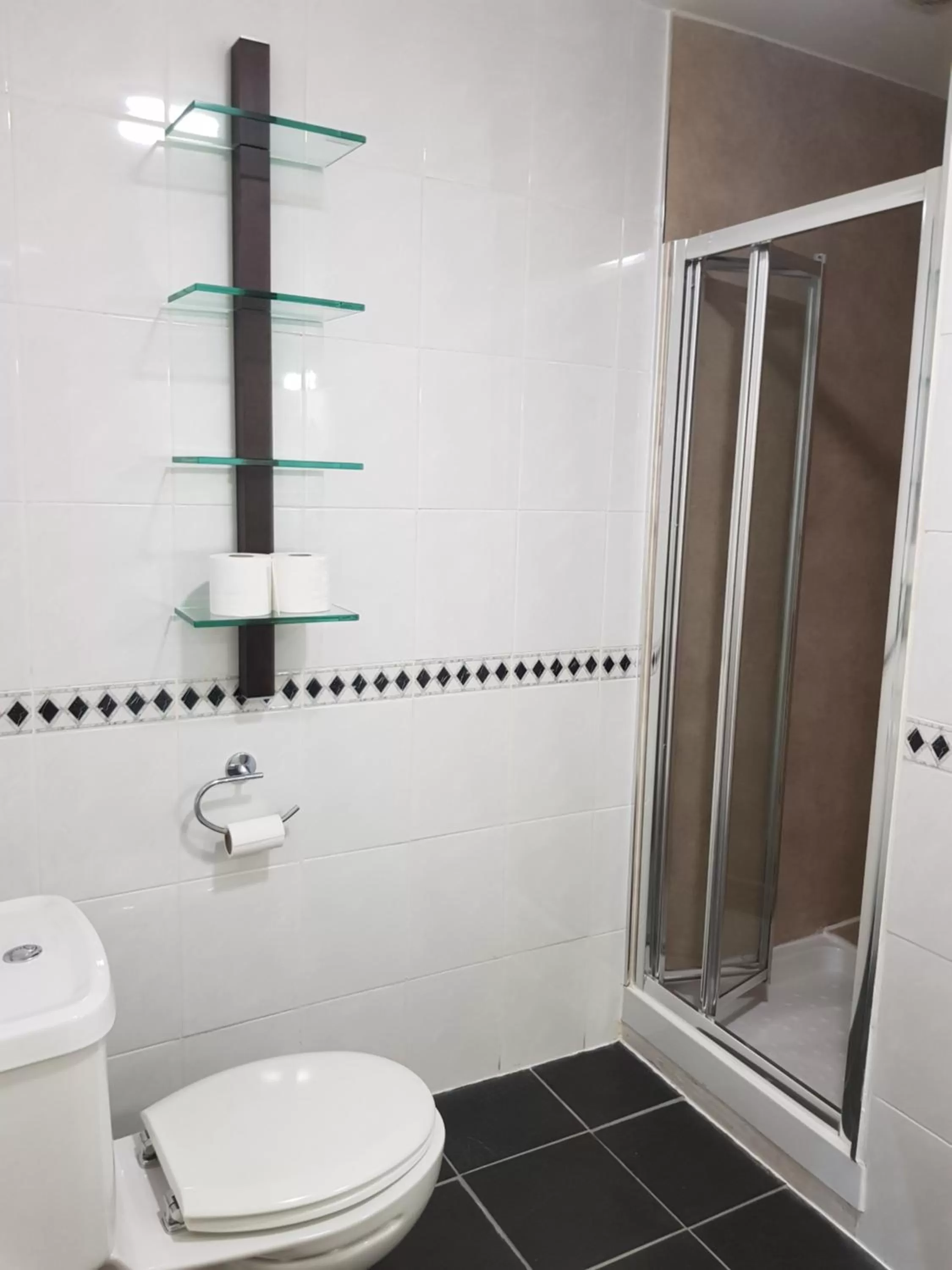 Shower in Aberdeen House