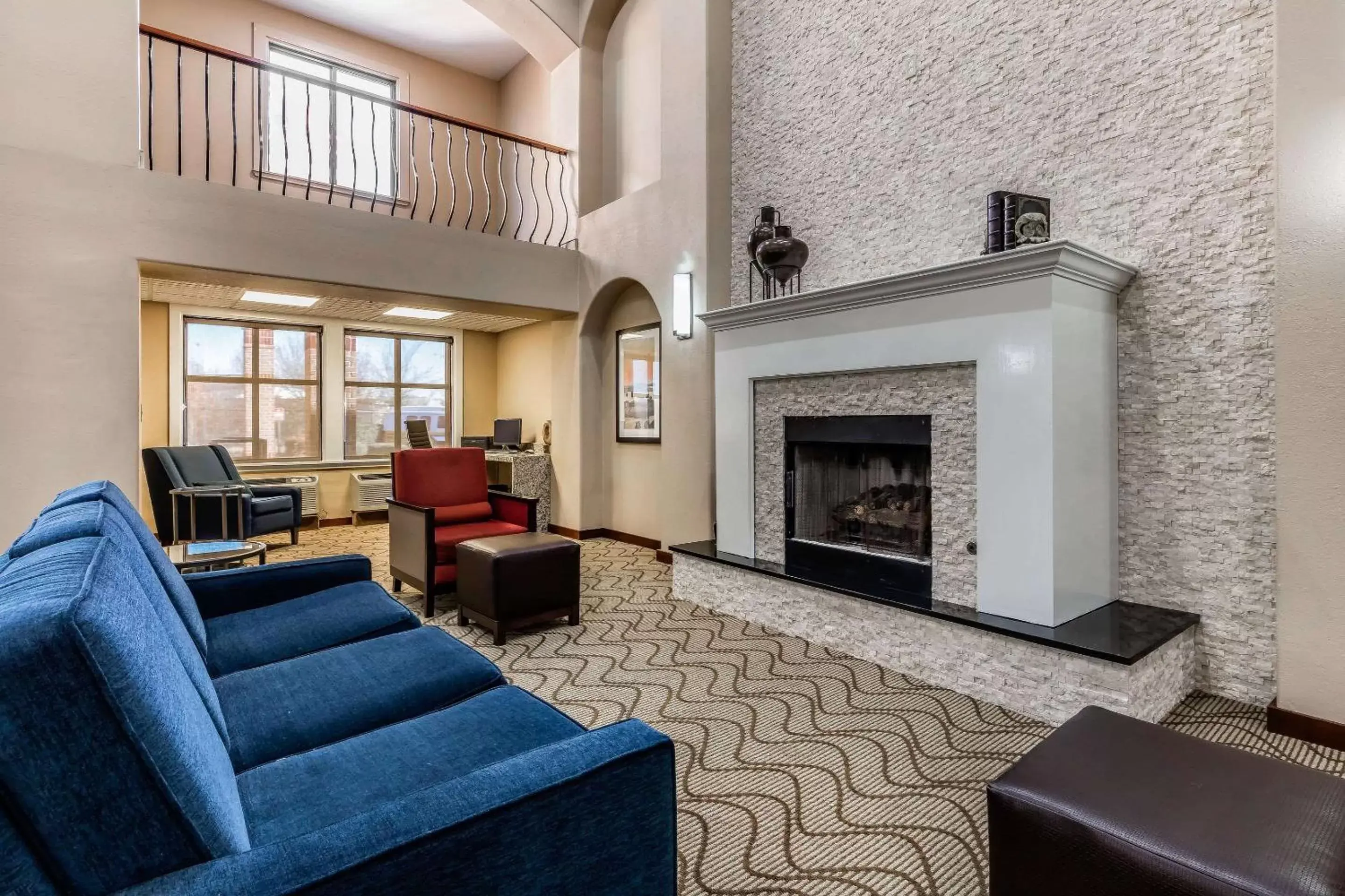 Lobby or reception, Seating Area in Comfort Inn & Suites Airport-American Way Memphis