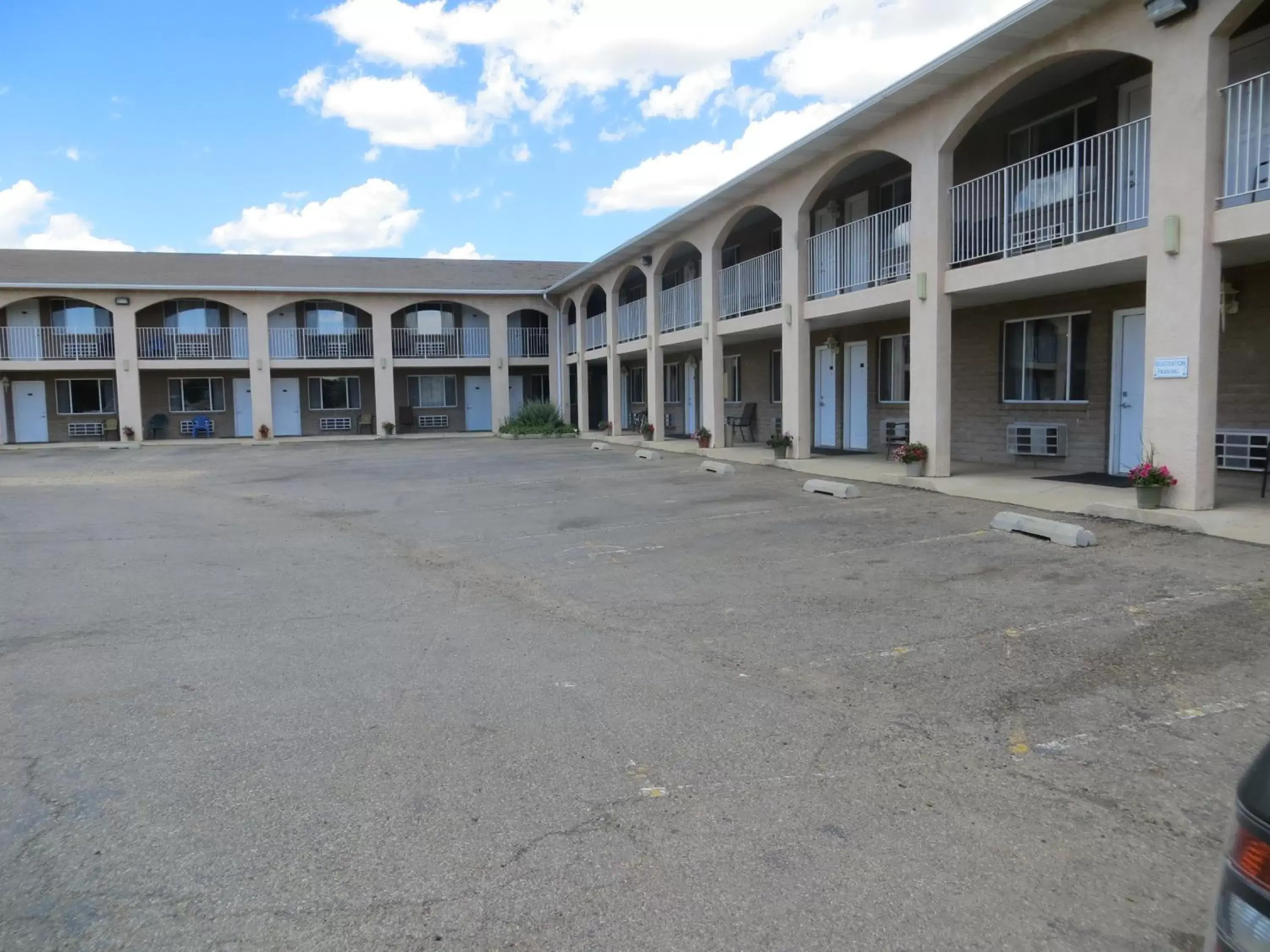 Property Building in Four Corners Inn