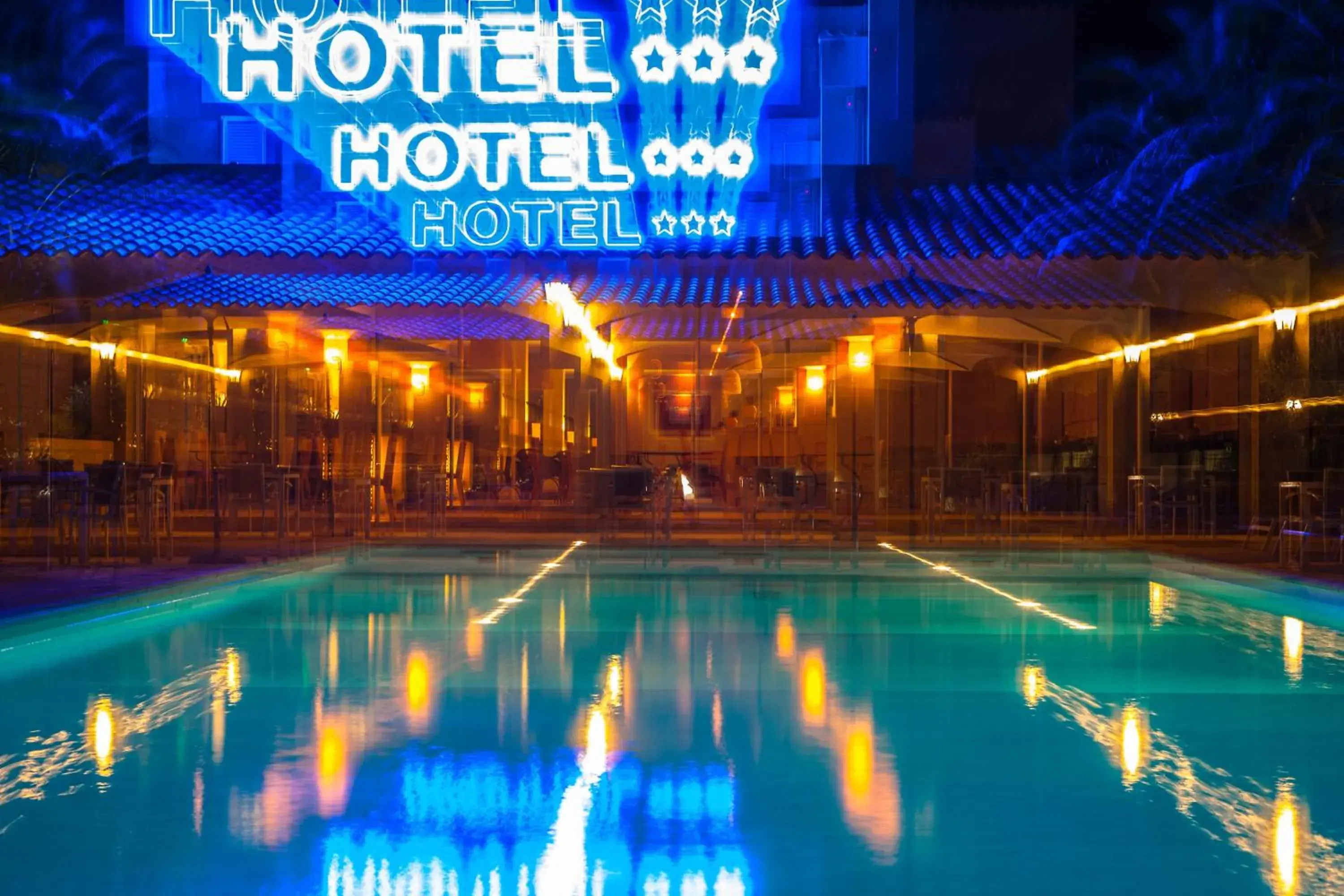 Swimming Pool in Hotel Cesario