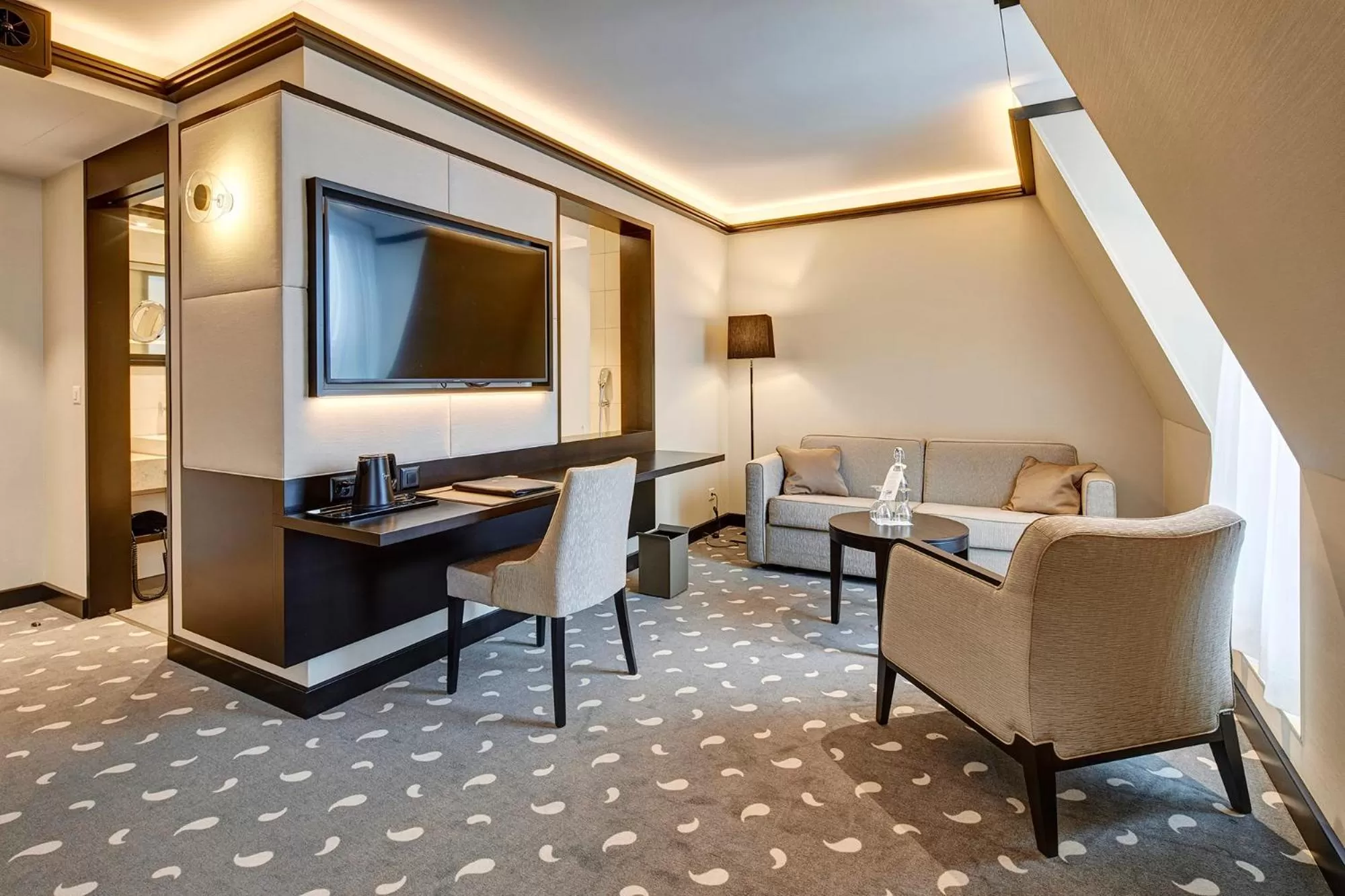 TV and multimedia in Hotel Monopol Luzern