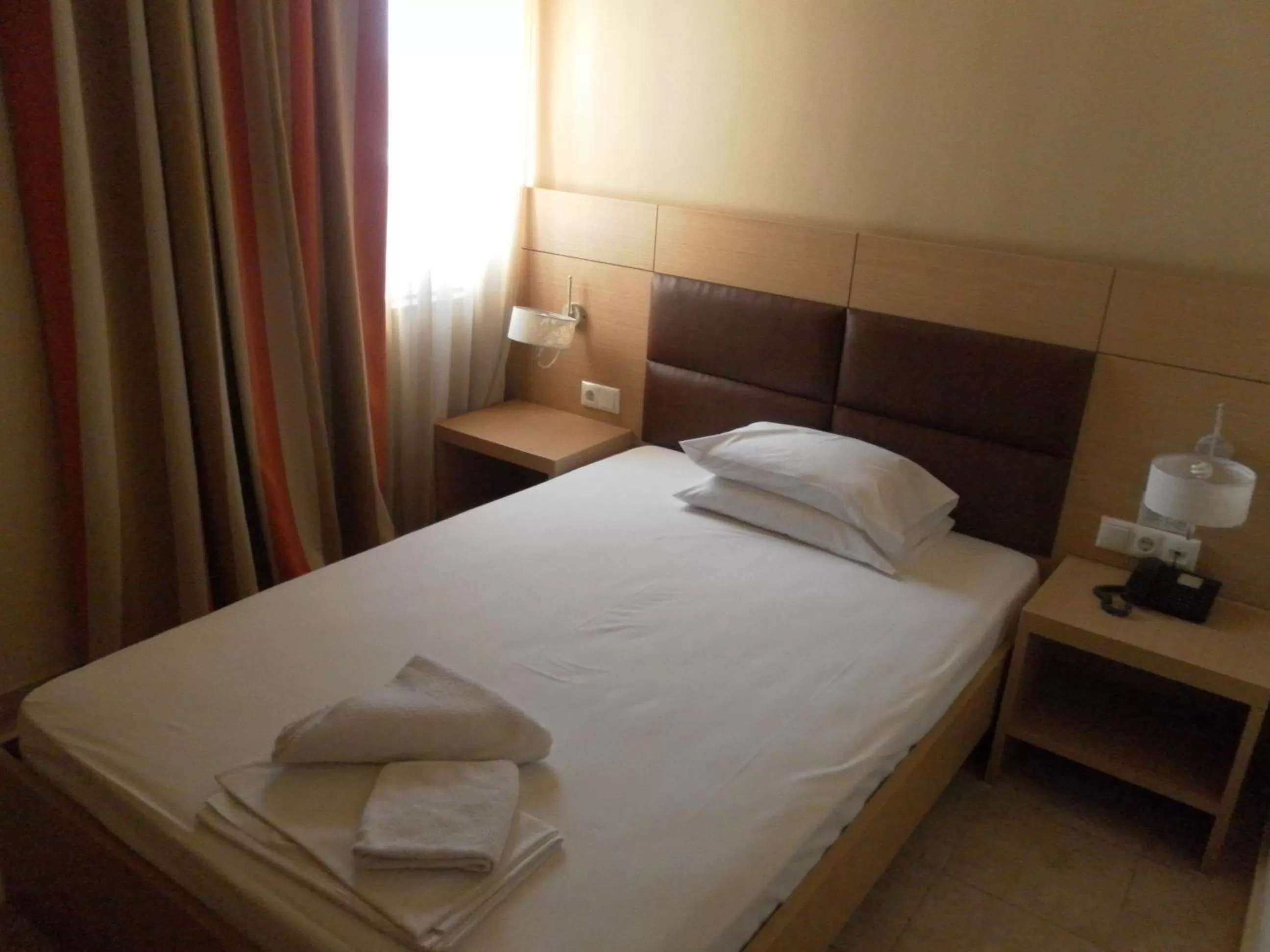 Bedroom, Bed in Esperia