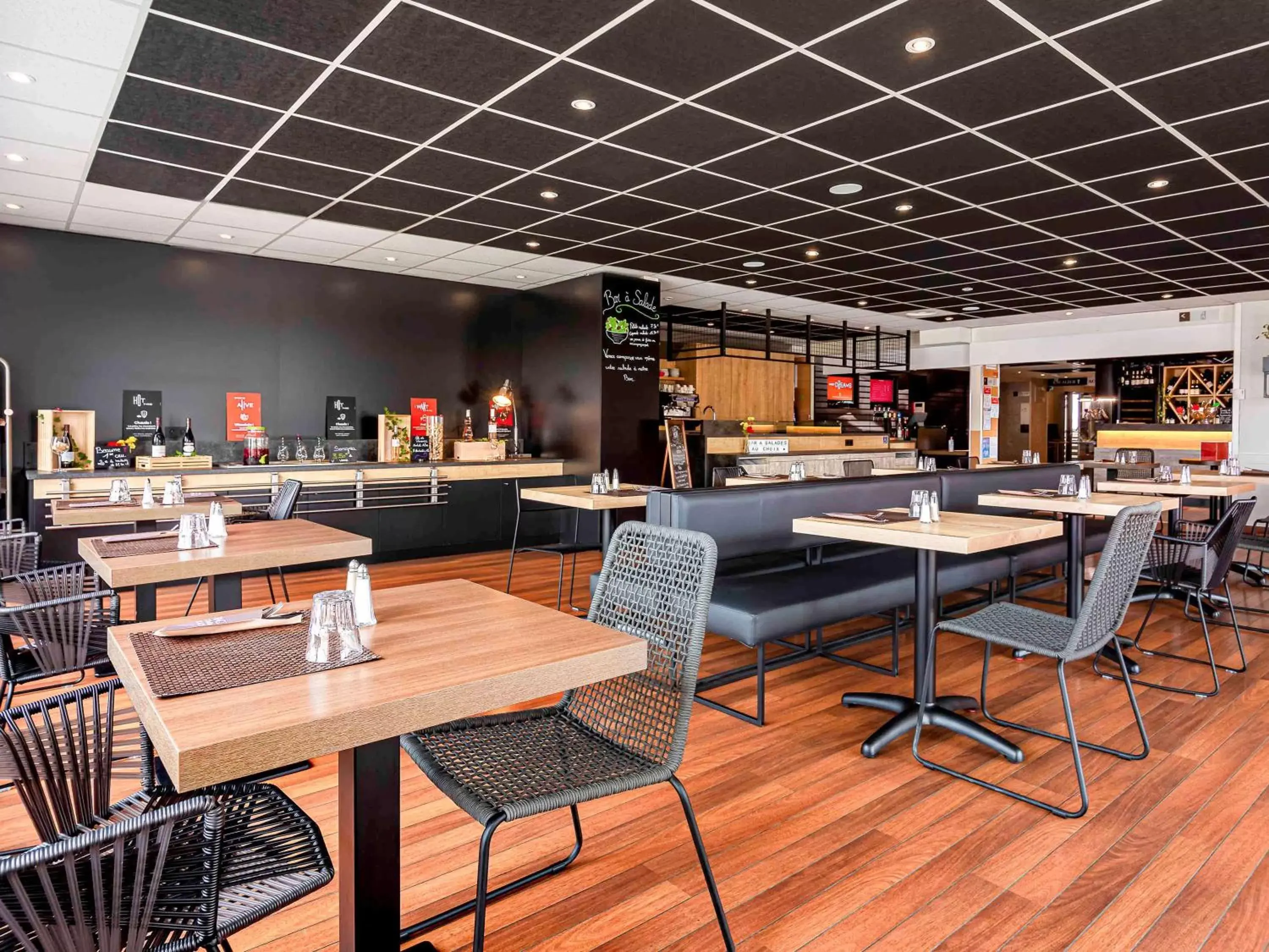 Restaurant/Places to Eat in ibis Dijon Sud