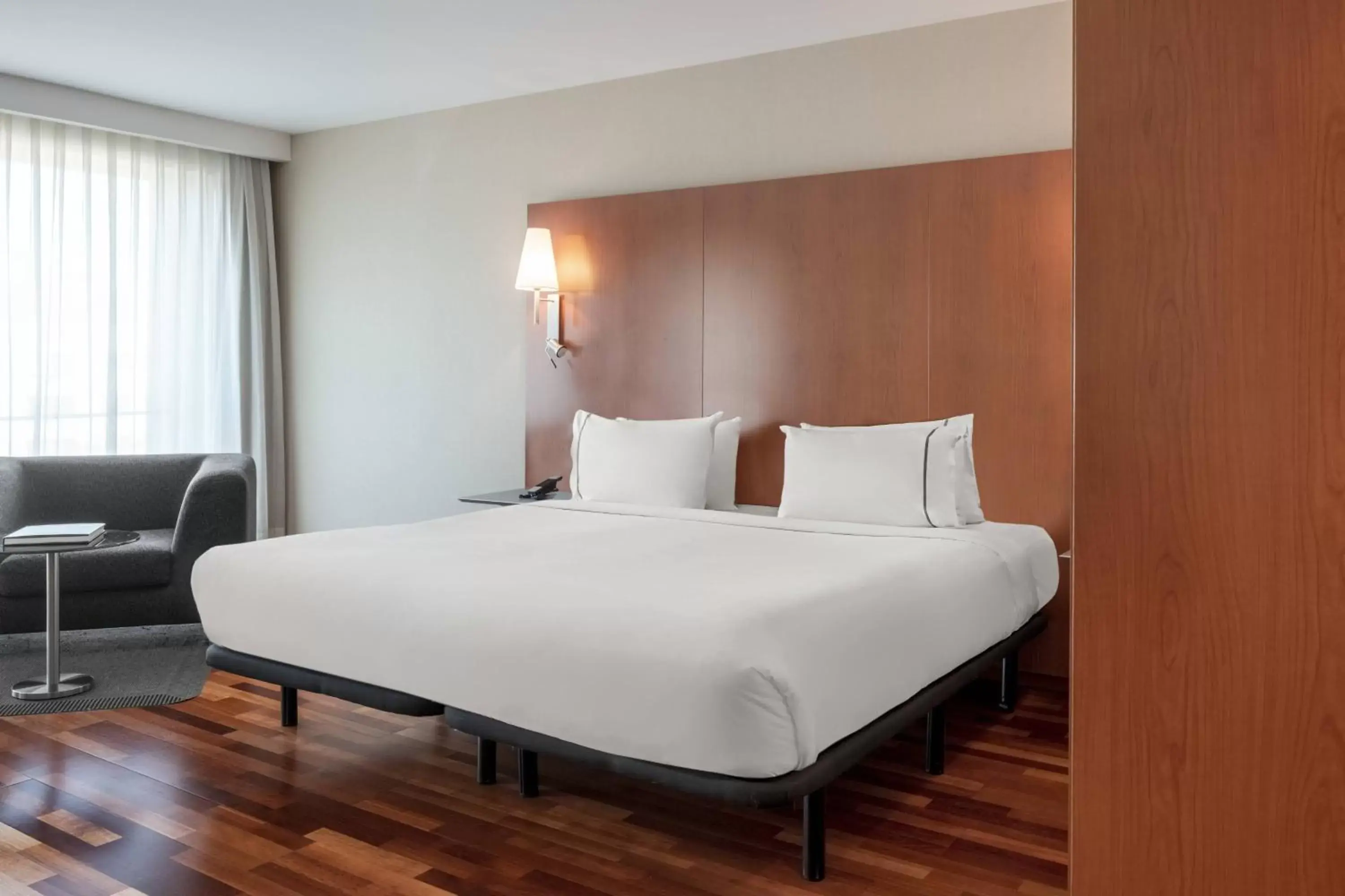 Bedroom, Bed in AC Hotel La Rioja by Marriott
