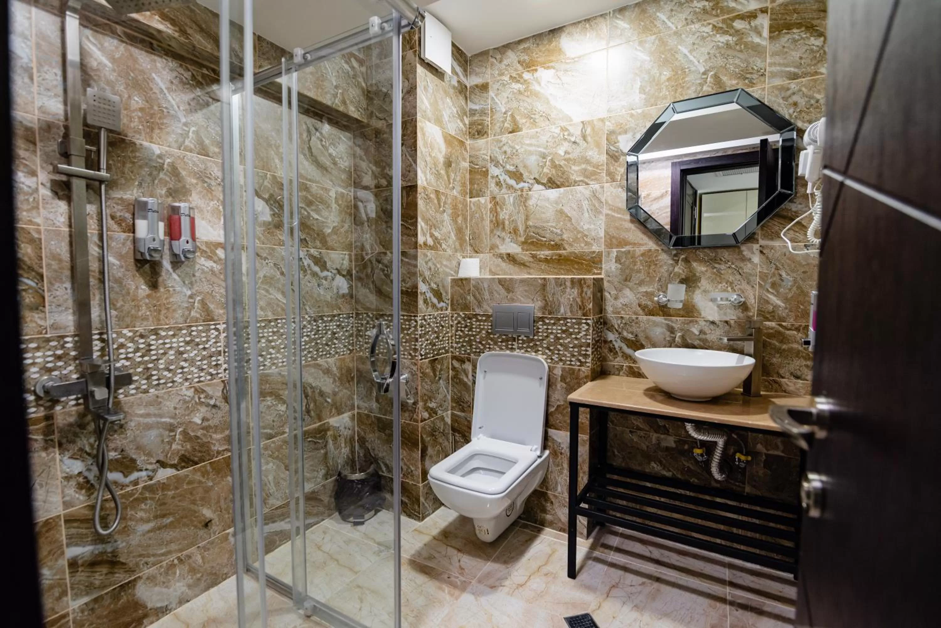 Bathroom in Royal Plaza Hotel