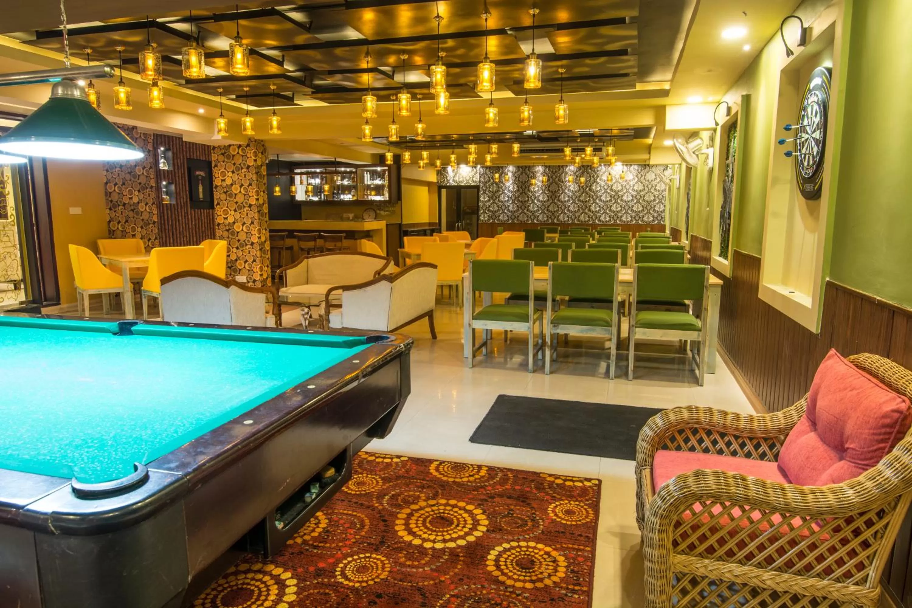 Billiards in Mount Breeze Hotel