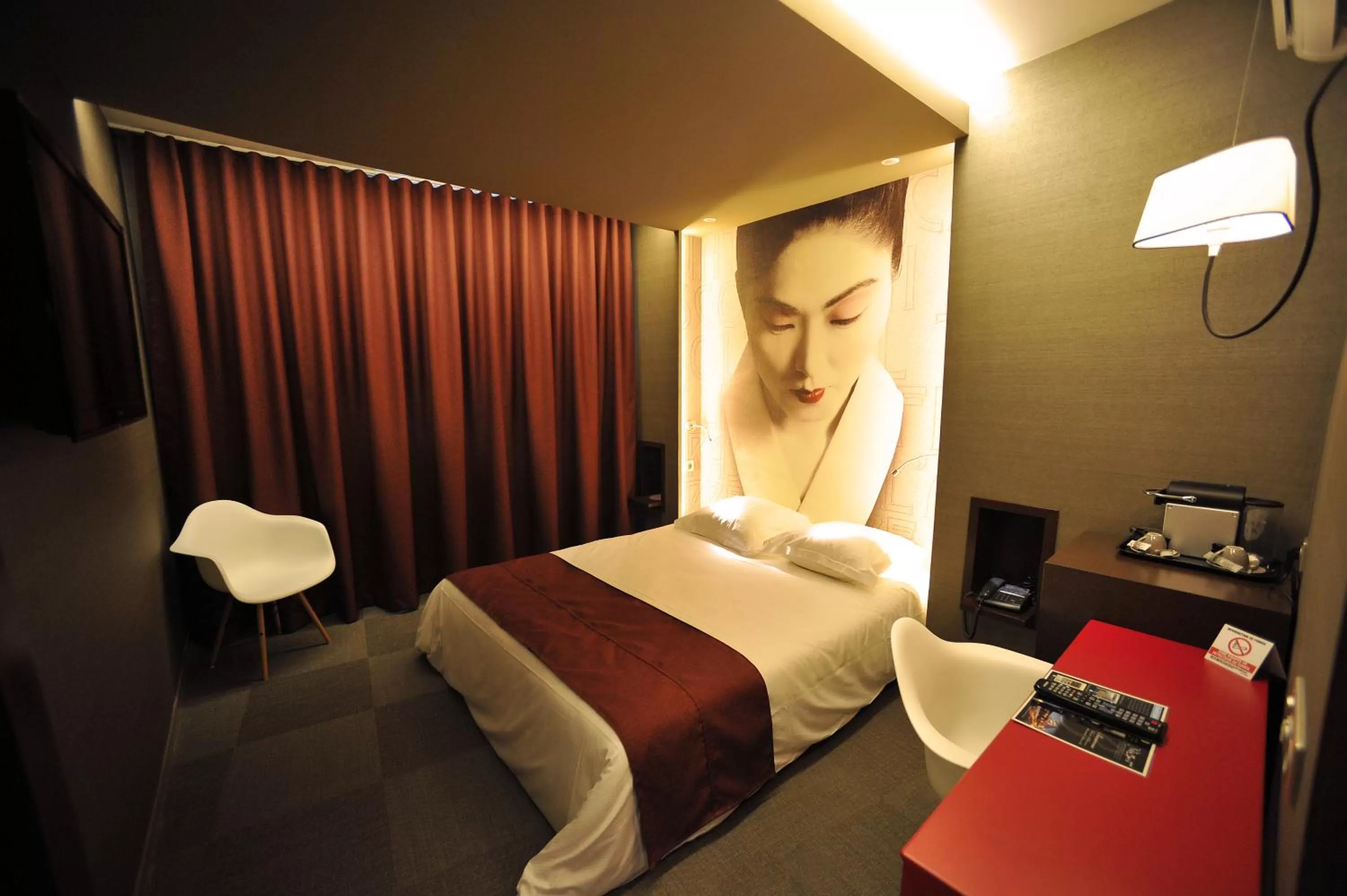 Bedroom, Bed in Nota Bene