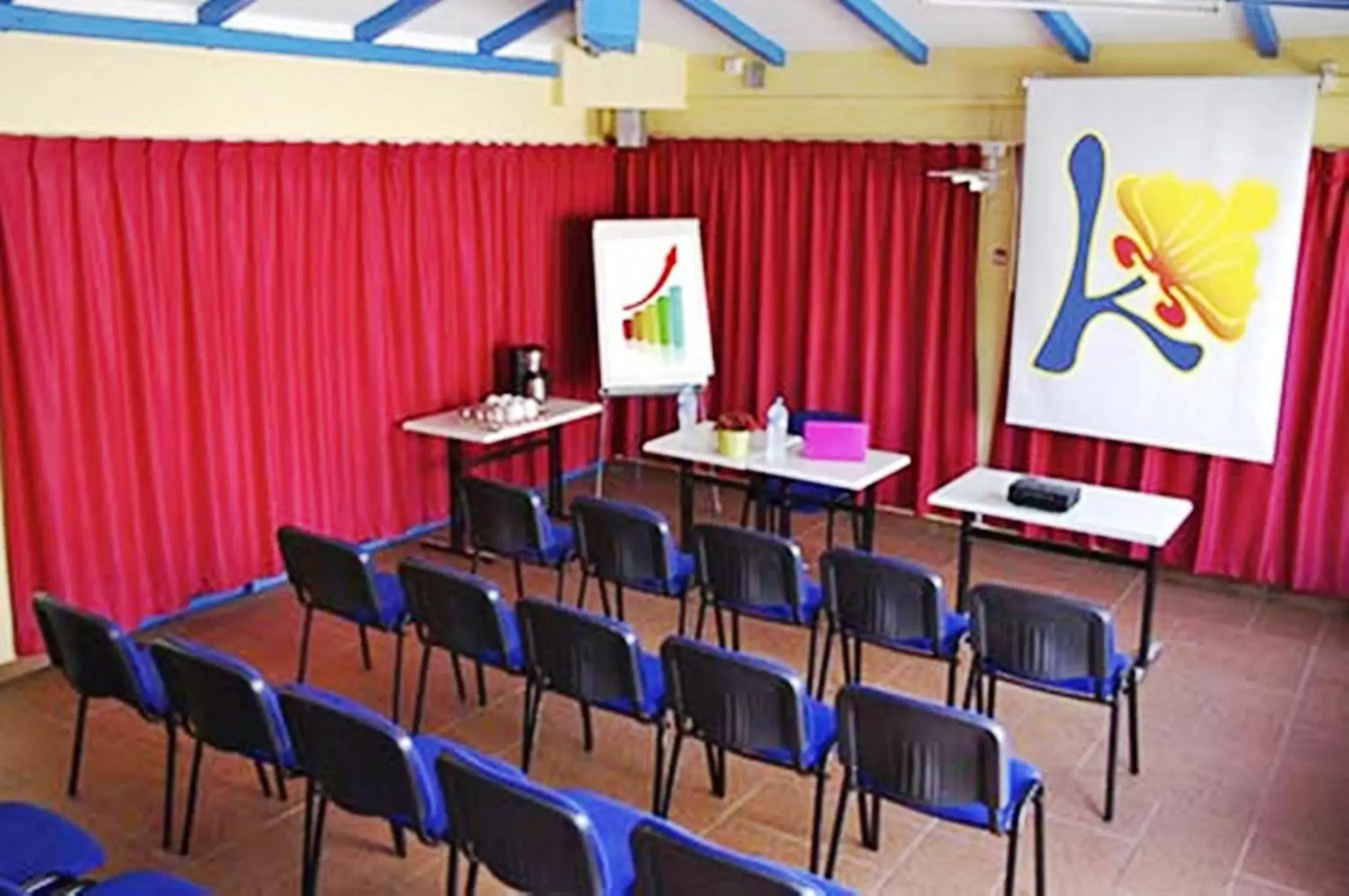 Business facilities, Business Area/Conference Room in Karaibes Hotel