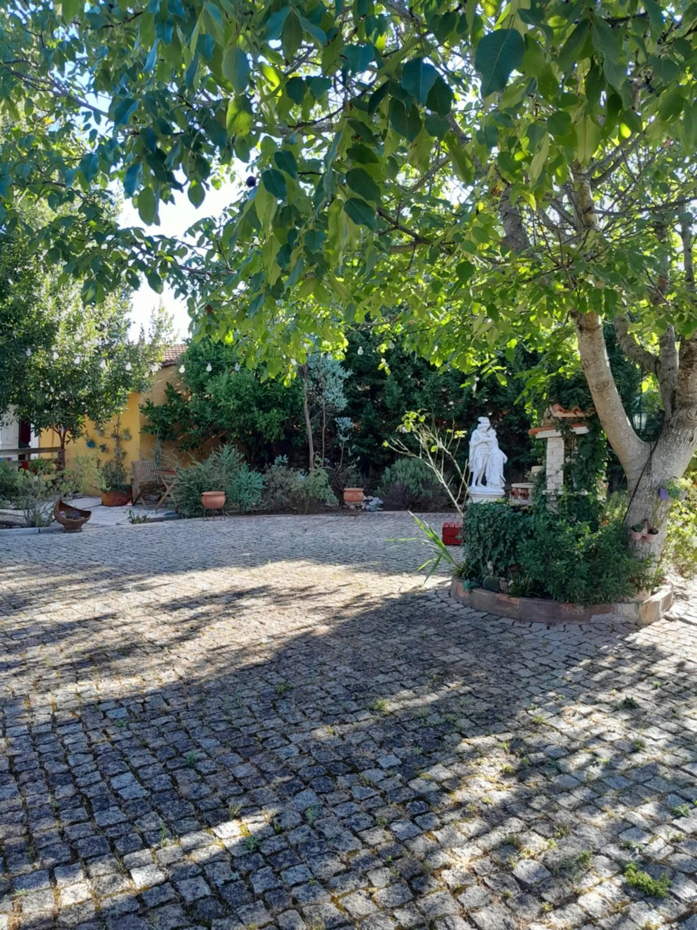 Patio in Refúgio das Artes Guesthouse