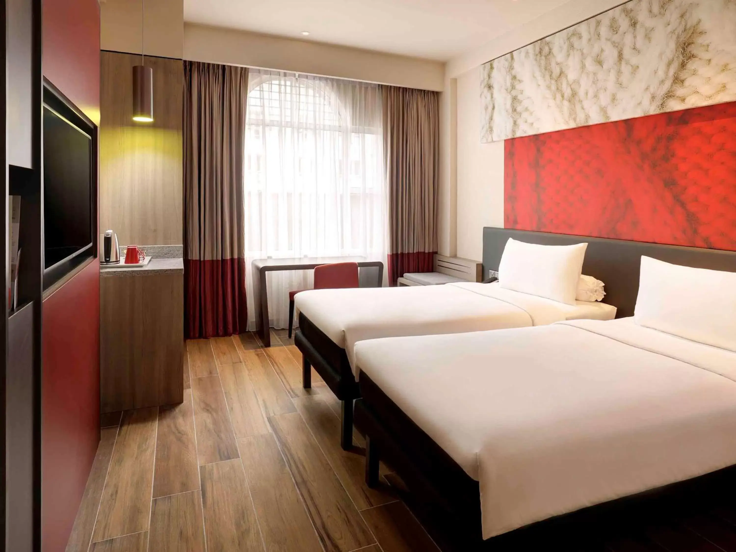 Photo of the whole room, Bed in Ibis Melaka