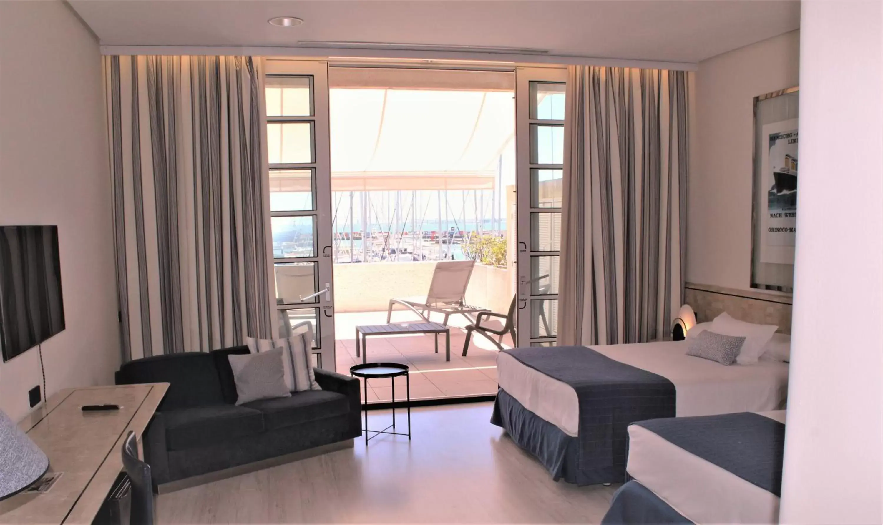 Bedroom in Hotel Puerto Sherry