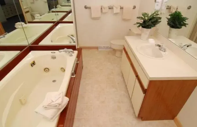 Shower, Bathroom in Southcape Resort Mashpee a Ramada by Wyndham