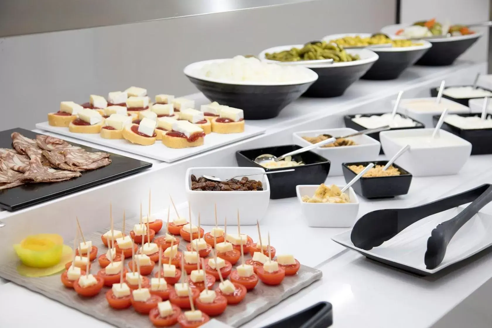 Restaurant/places to eat in Alua Leo Restaurant/places to eat in Alua Leo