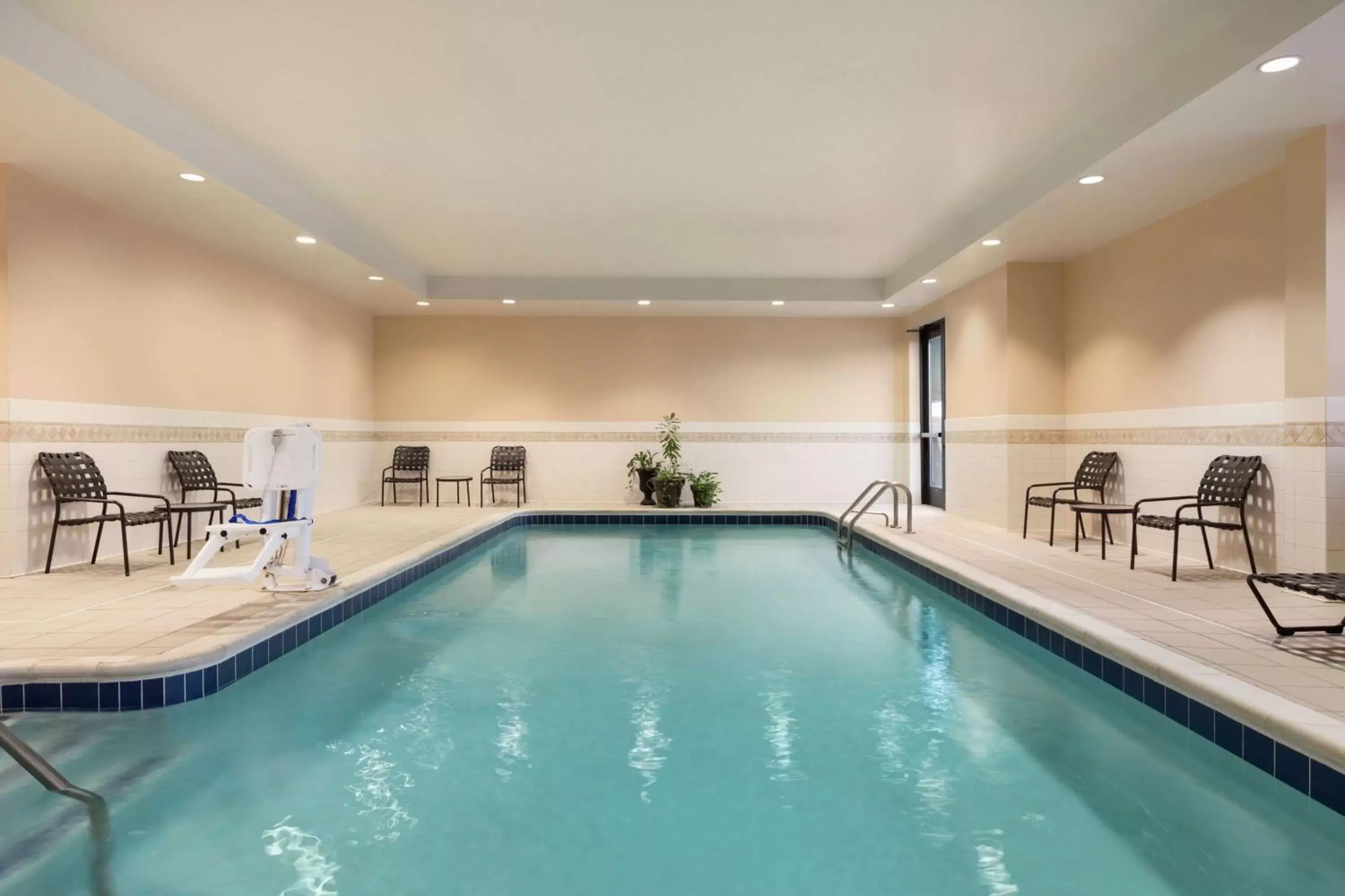 Pool view, Swimming Pool in Hilton Garden Inn Troy