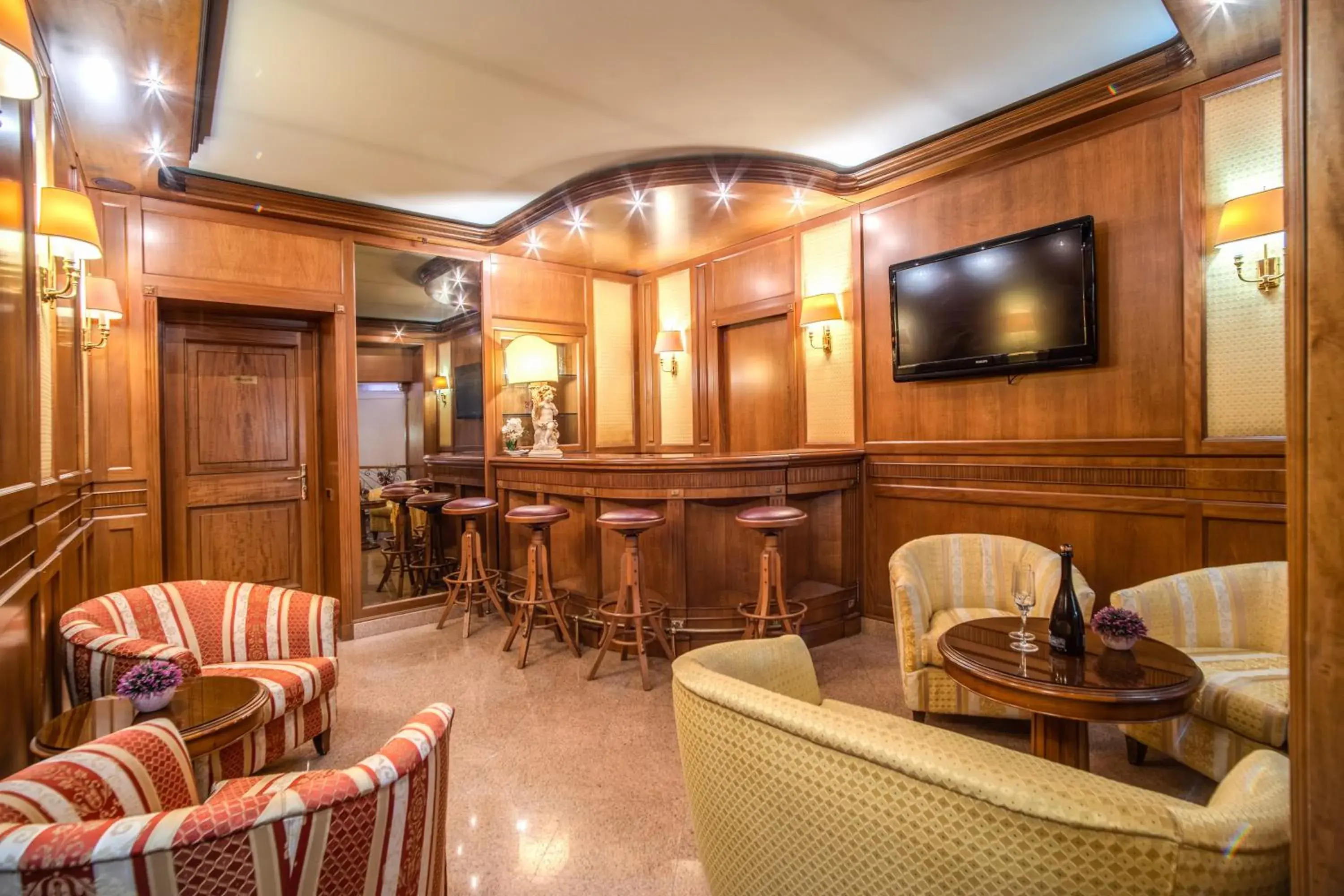 TV and multimedia, Lounge/Bar in Hotel Della Torre Argentina