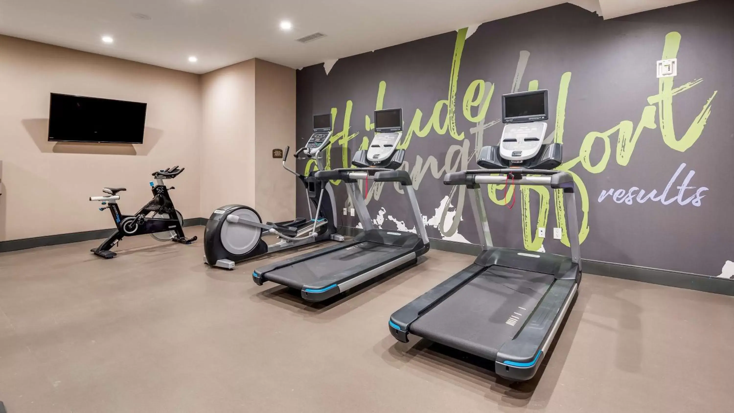 Fitness centre/facilities, Fitness Center/Facilities in Best Western Plus Desoto