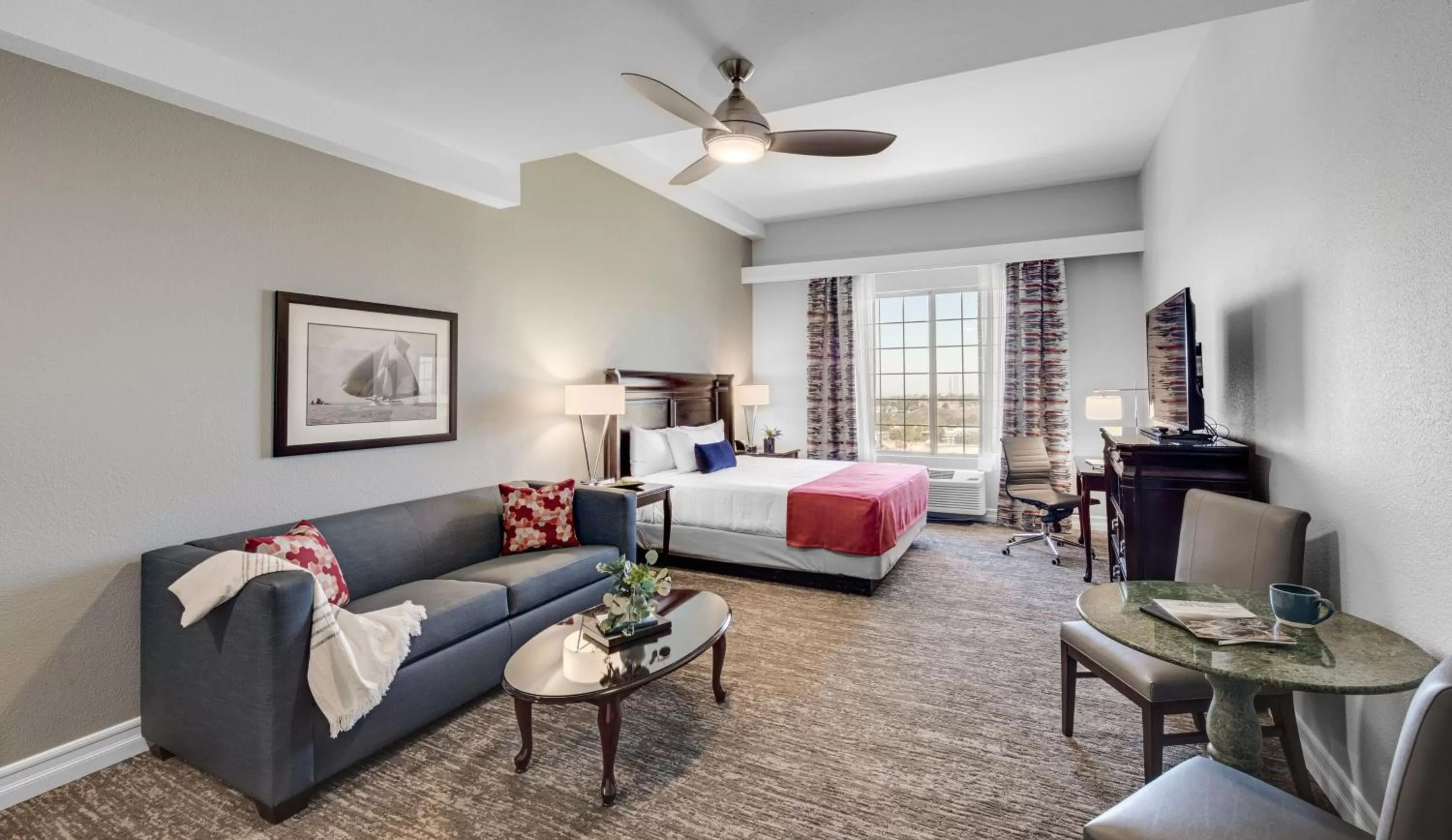 Photo of the whole room, Bed in Ayres Suites Mission Viejo - Lake Forest