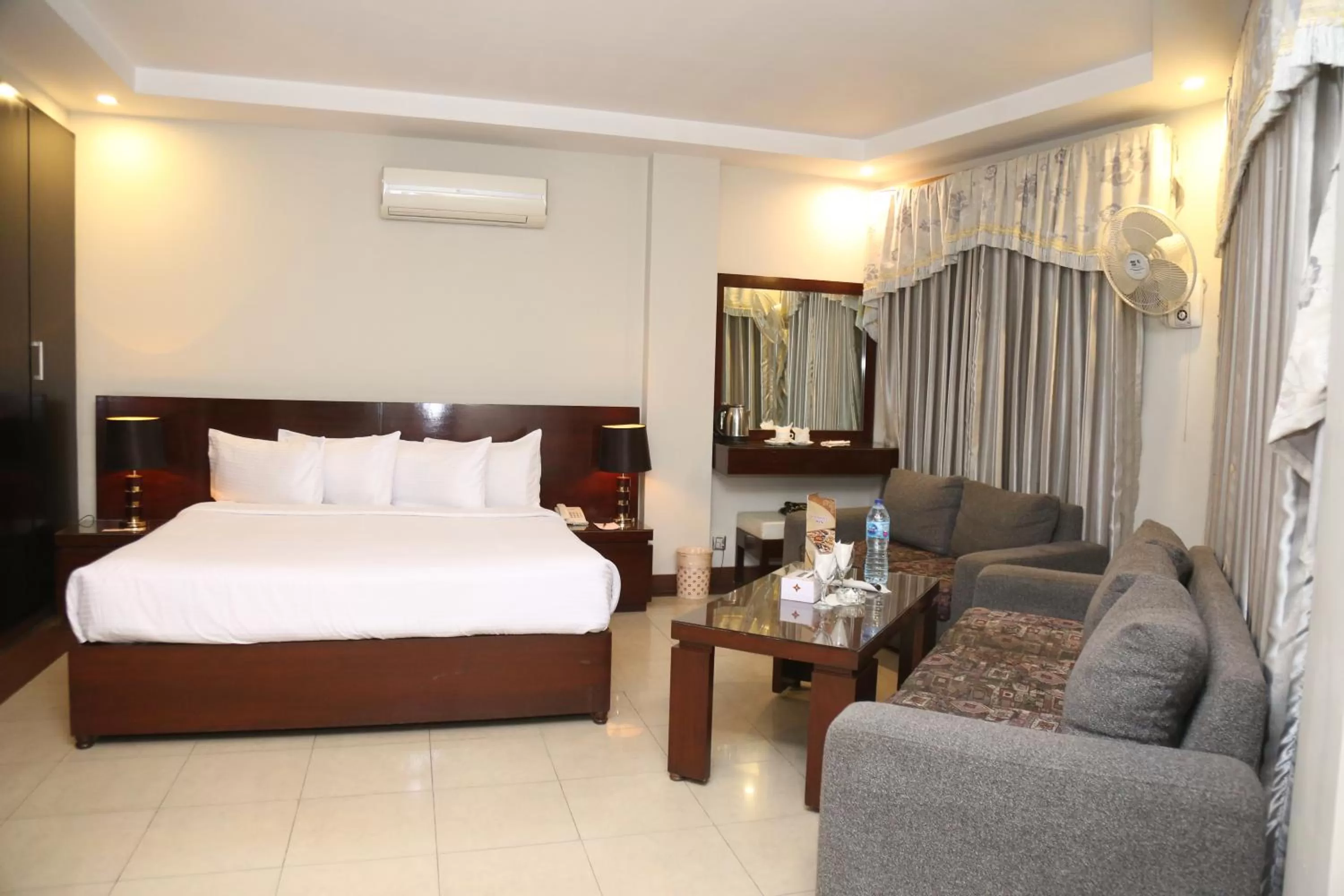 Bedroom in Hotel Multan Continental