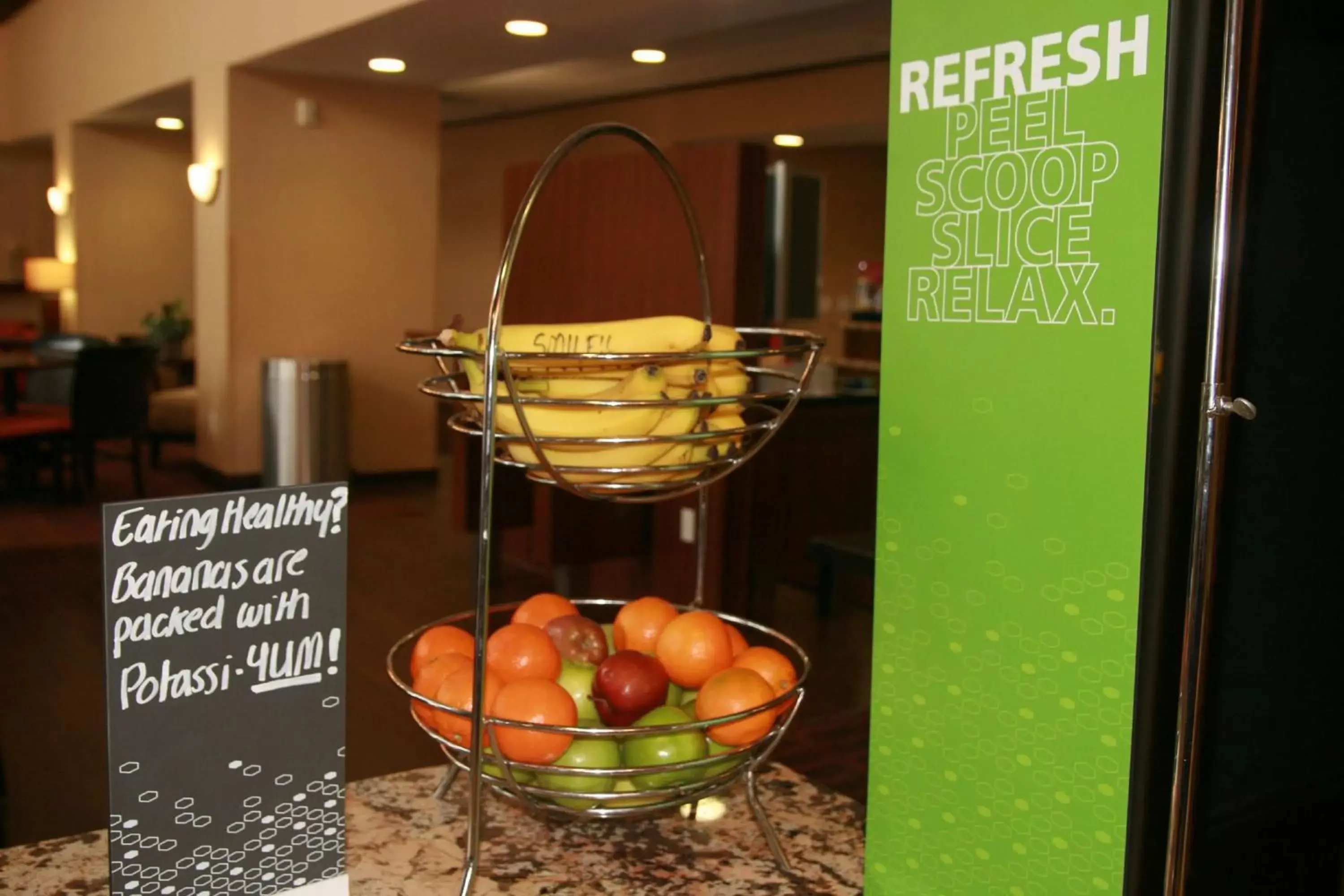 Dining area in Hampton Inn & Suites Aberdeen