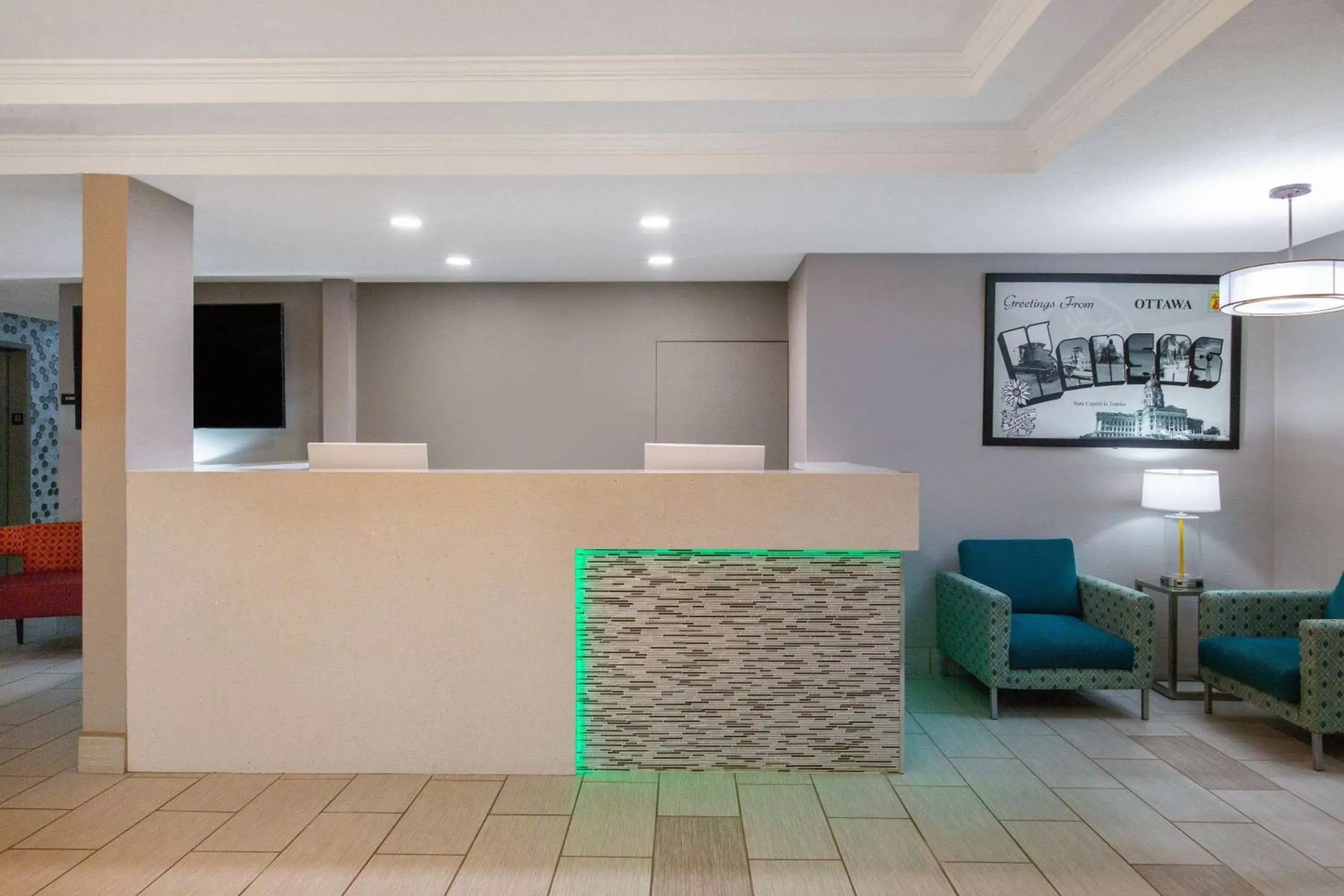 Lobby or reception, Lobby/Reception in Super 8 by Wyndham Ottawa