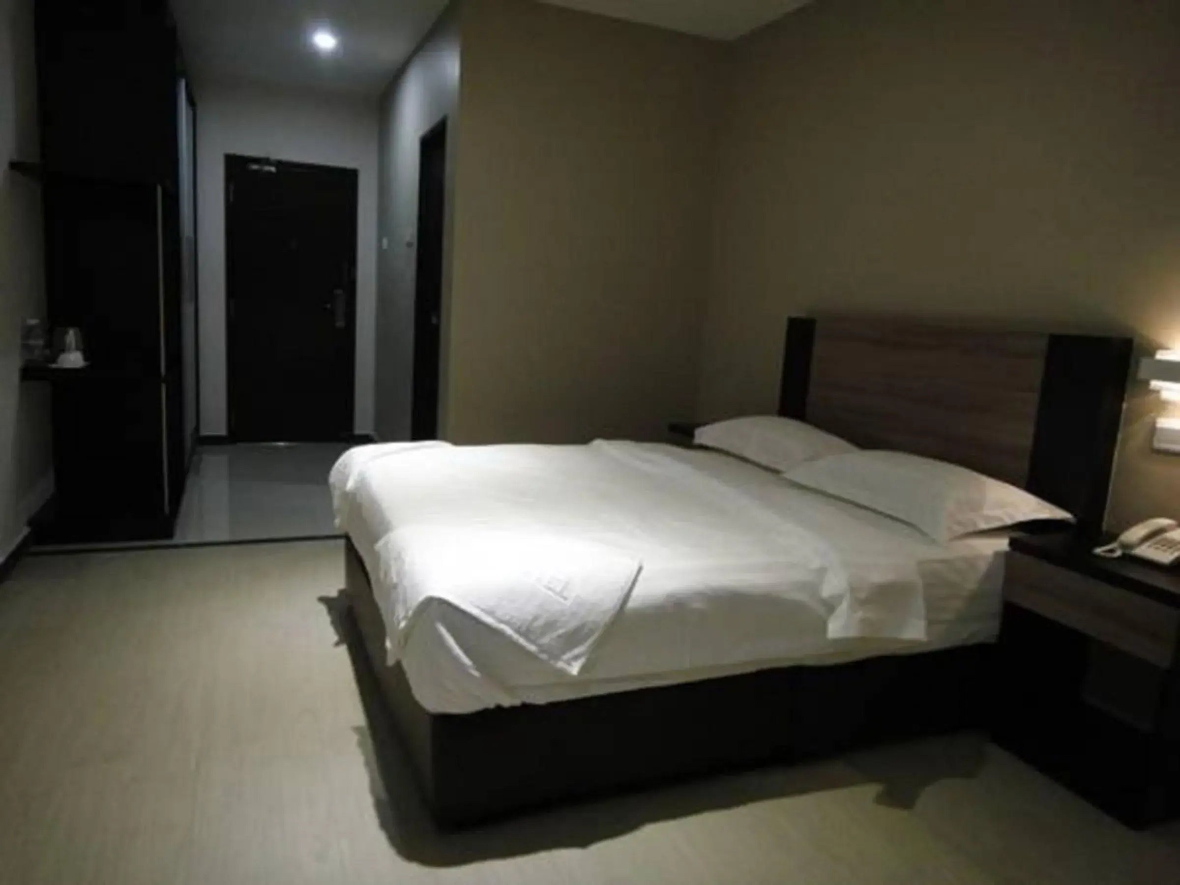 Bedroom, Bed in Galaxy Hotel